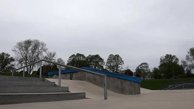 riu set: Grind a rail
