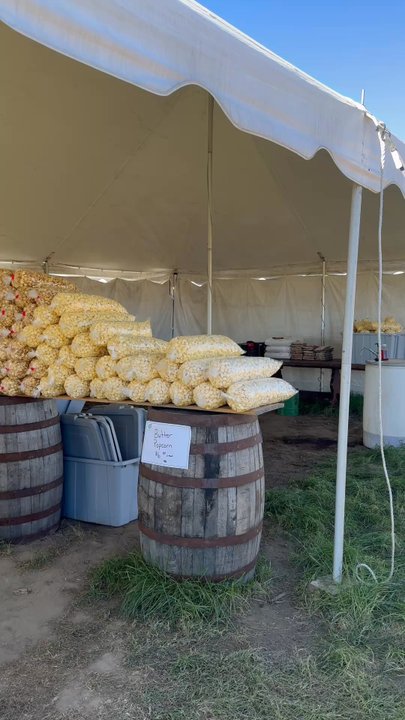 Laura's Farm Stand - Farms Near Me - Cookstown, Ontario
