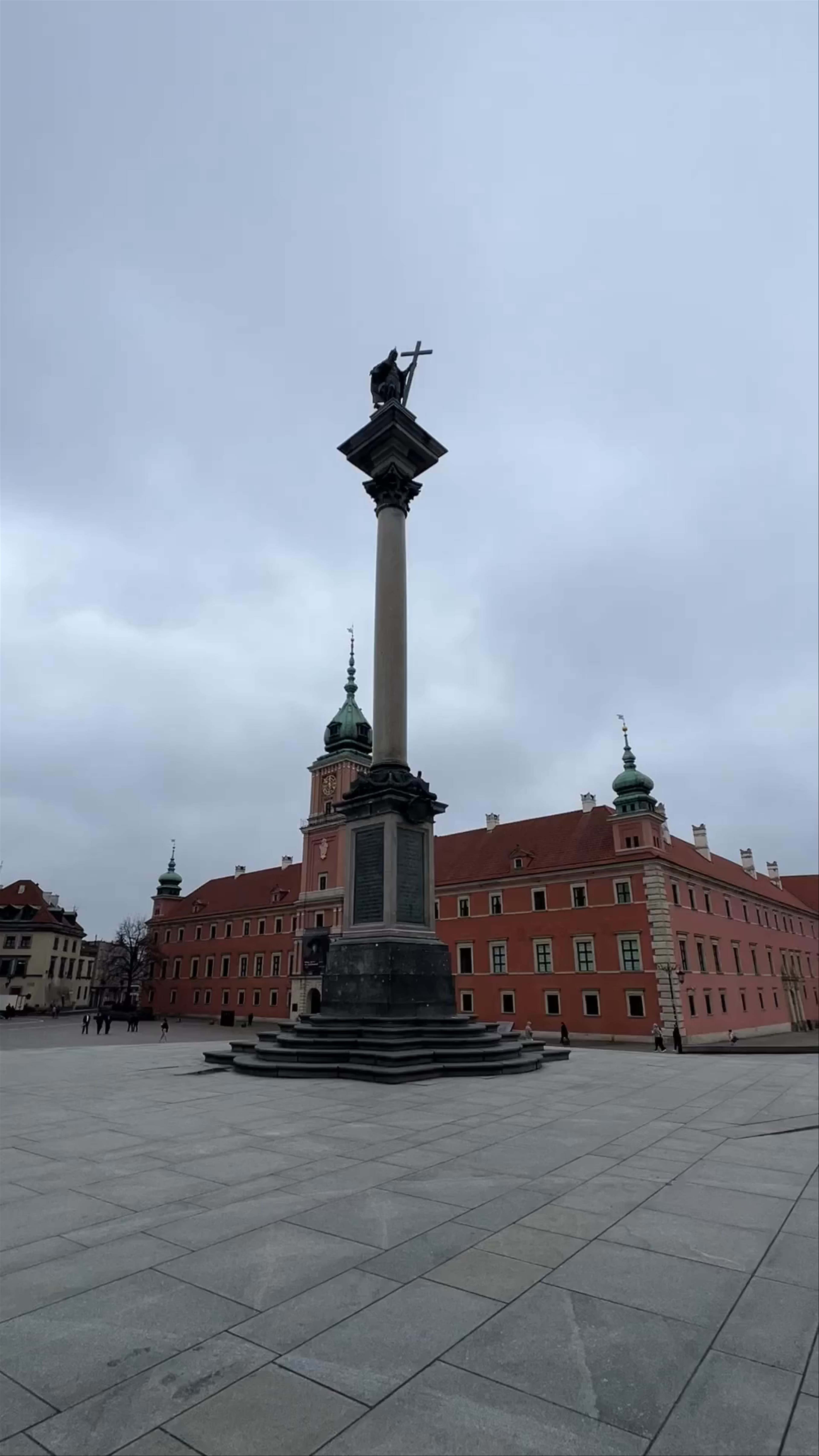 Sigismund's Column at Plac Zamkowy, Warsaw - Historic Monument and City Heartbeat