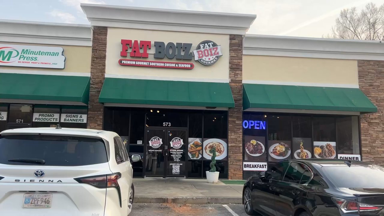 Fat Boiz - Approaching the entrance of the Fat boiz establishment - Beer, Wine & Spirits Near Me - McDonough, Georgia