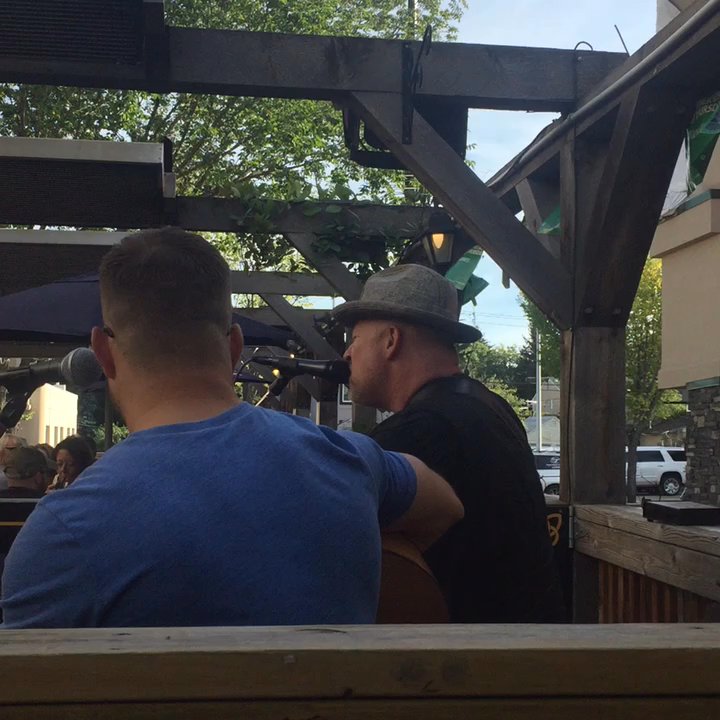 O'Byrne's Irish Pub - Enjoying listening to live tunes - Pubs Near Me - Edmonton, Alberta