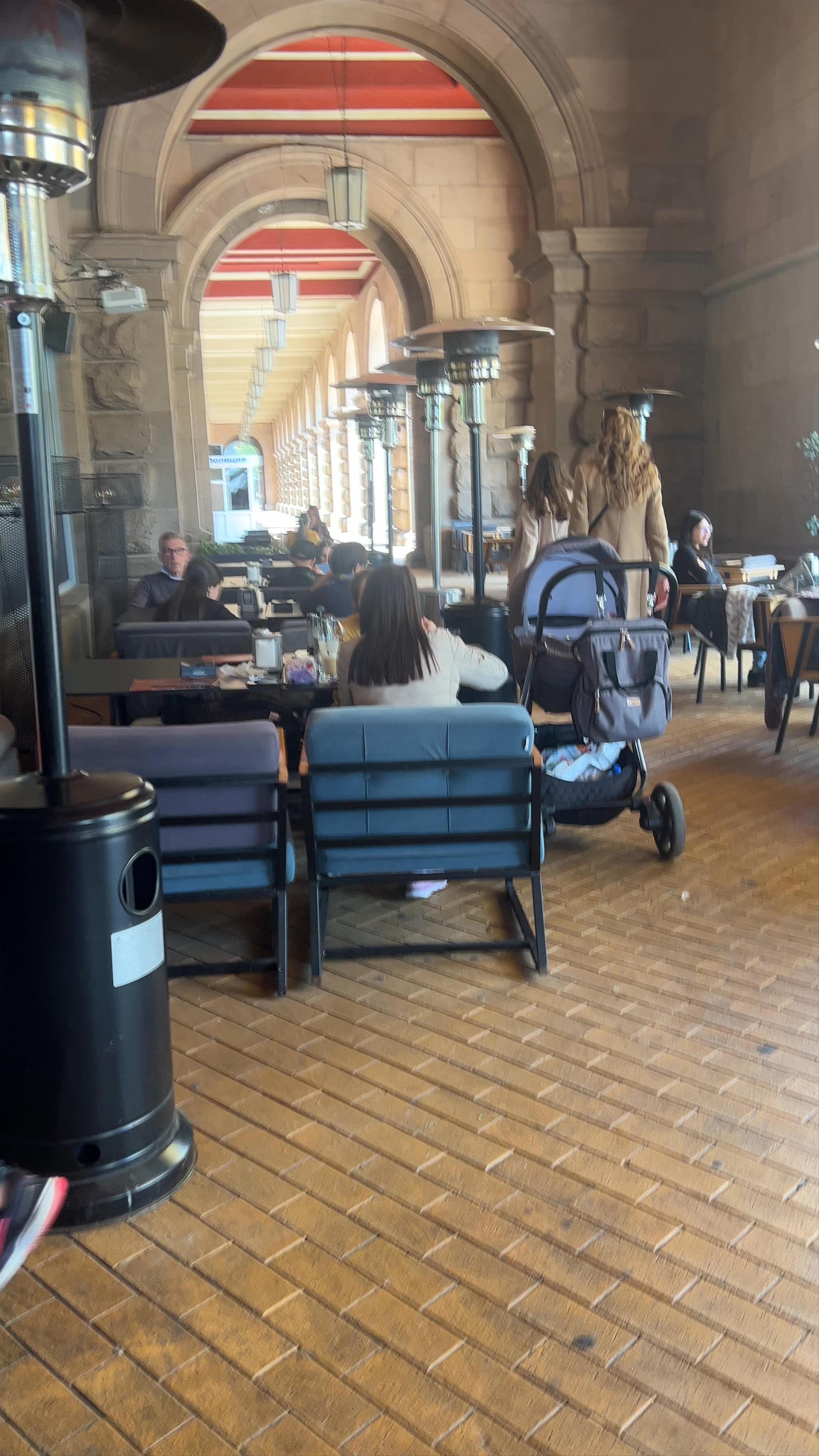 Largo bar and dinner