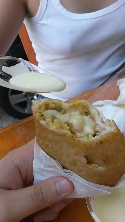 La Carbonera - Salsa de ajo y picante... Buenisimas - Venezuelan Near Me - Buenos Aires, C