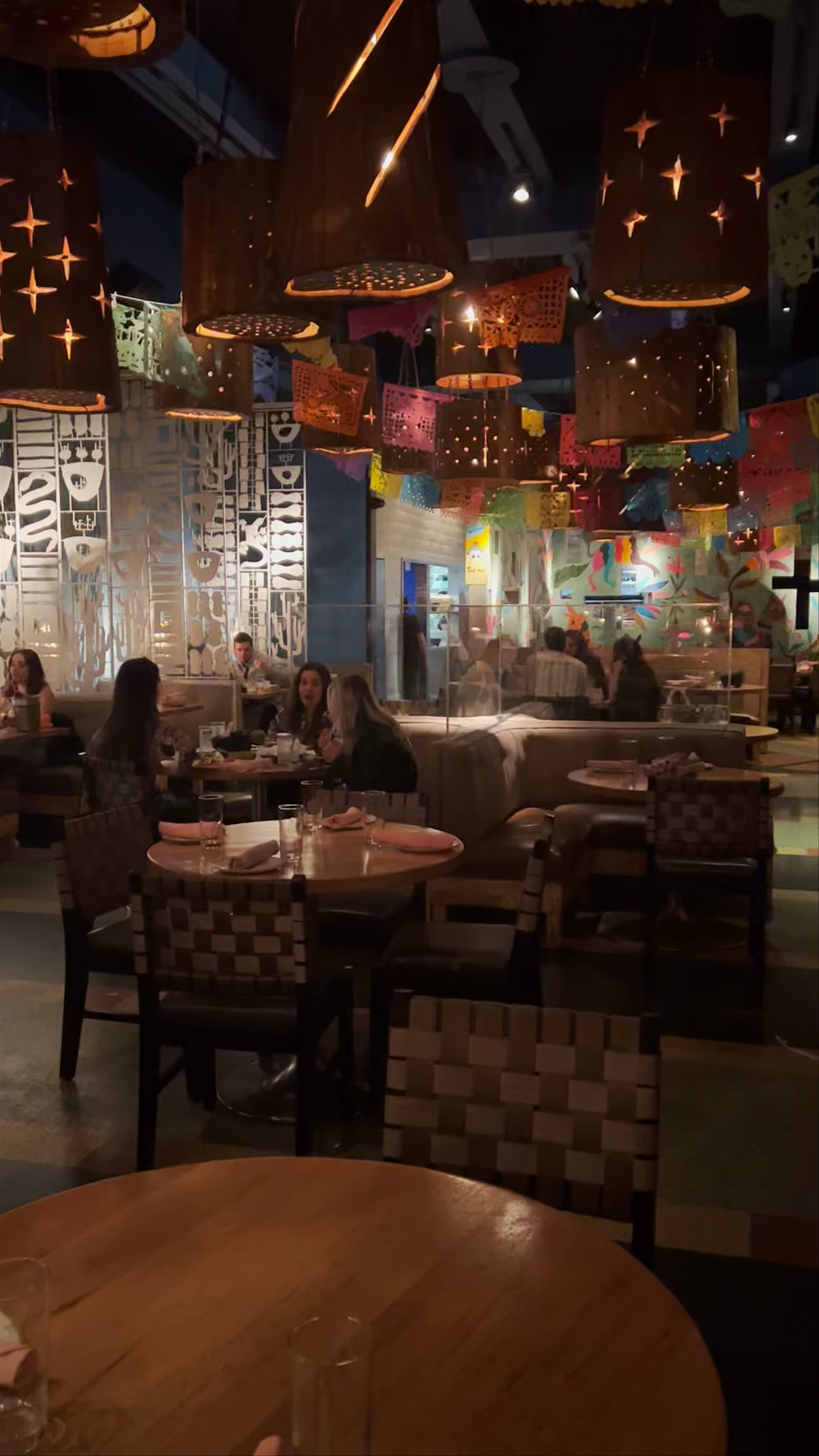 Dos Caminos: Vibrant Mexican Dining Experience in New York