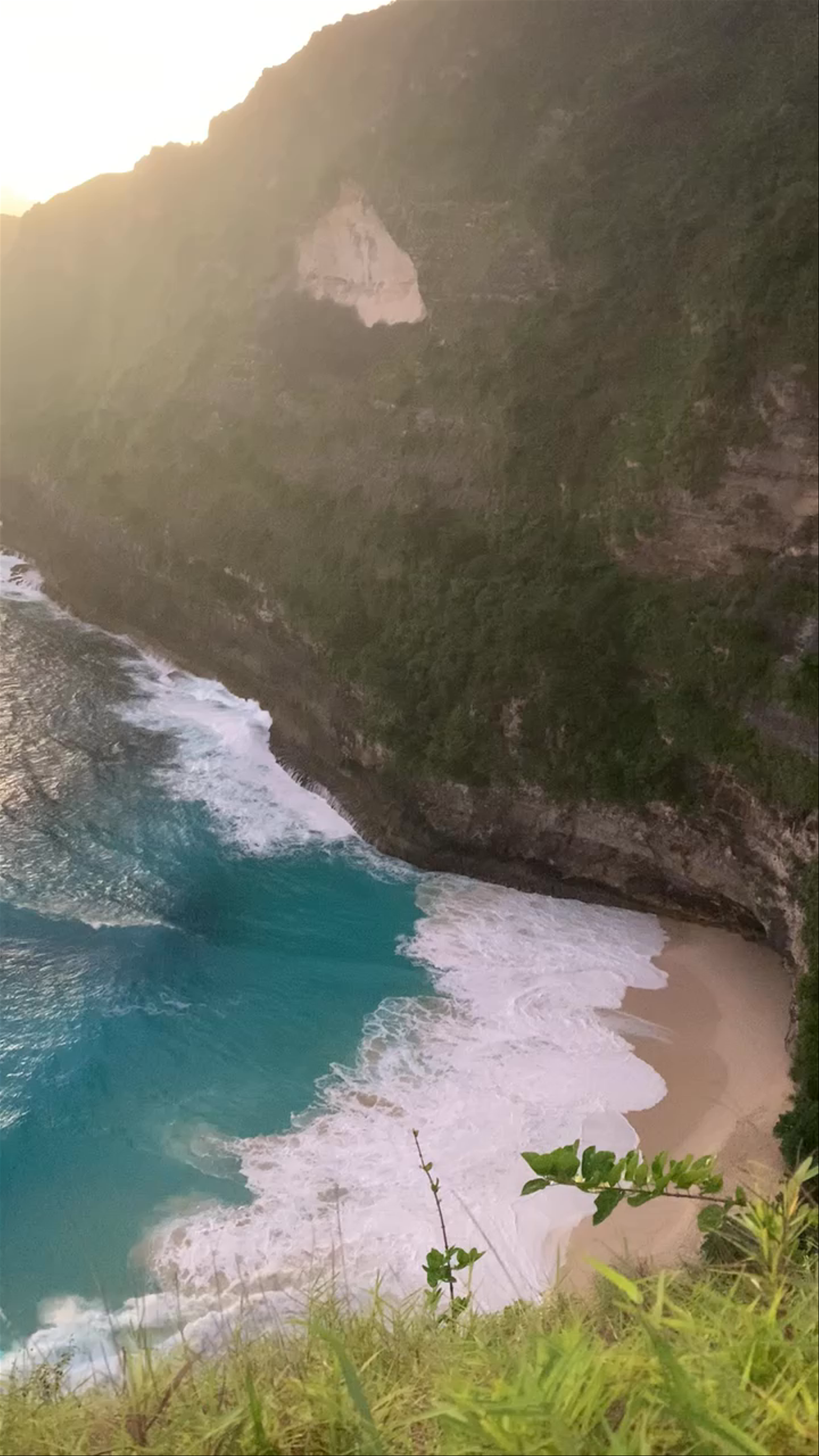 Kelingking Beach Nusa Penida: Untouched Tropical Paradise