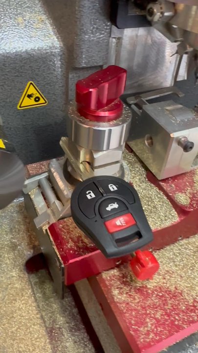 RCD LockWorx - Cutting nissan key blade - Keys & Locksmiths Near Me