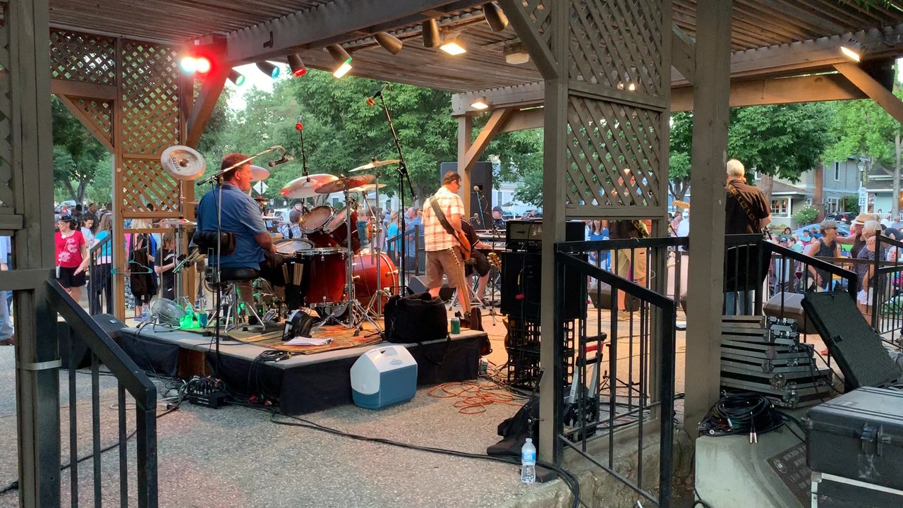Lions Wayside Park - Excellent classic rock to celebrate Pleasanton's 125th anniversary - Parks Near Me - Pleasanton, California