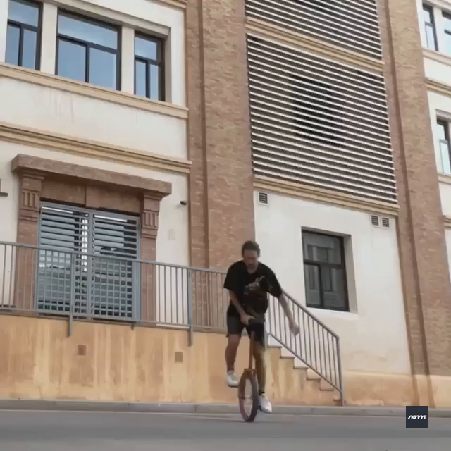 riu set: flamingospin footplant to outsideroll