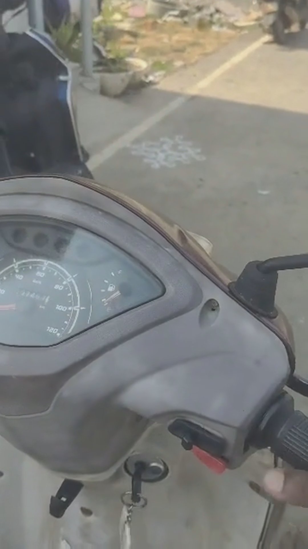 Walk-around video thumbnail