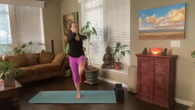 Ellen Kalmenson - Vinyasa level 2 