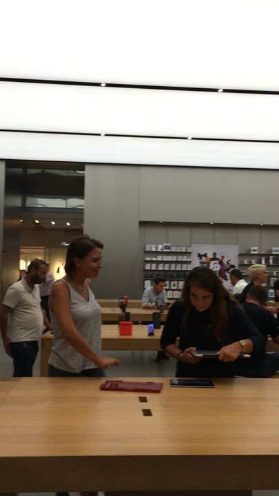 Apple Zorlu Center - Inside - Mobile Phones Near Me - Istanbul, 34