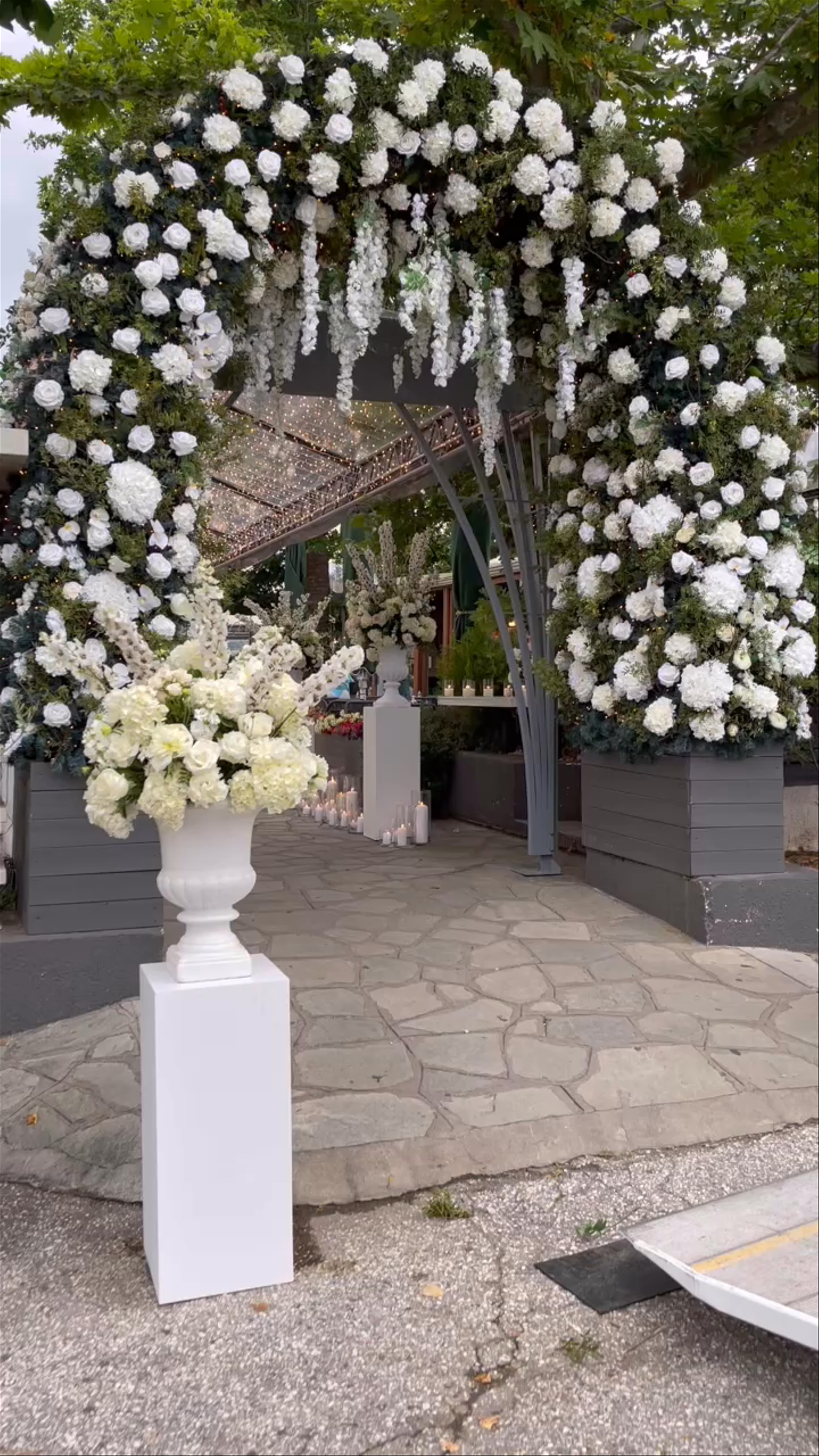 Enchanting Floral Decor & Ambient Elegance at Cityζεν WINE · BAR · RESTAURANT