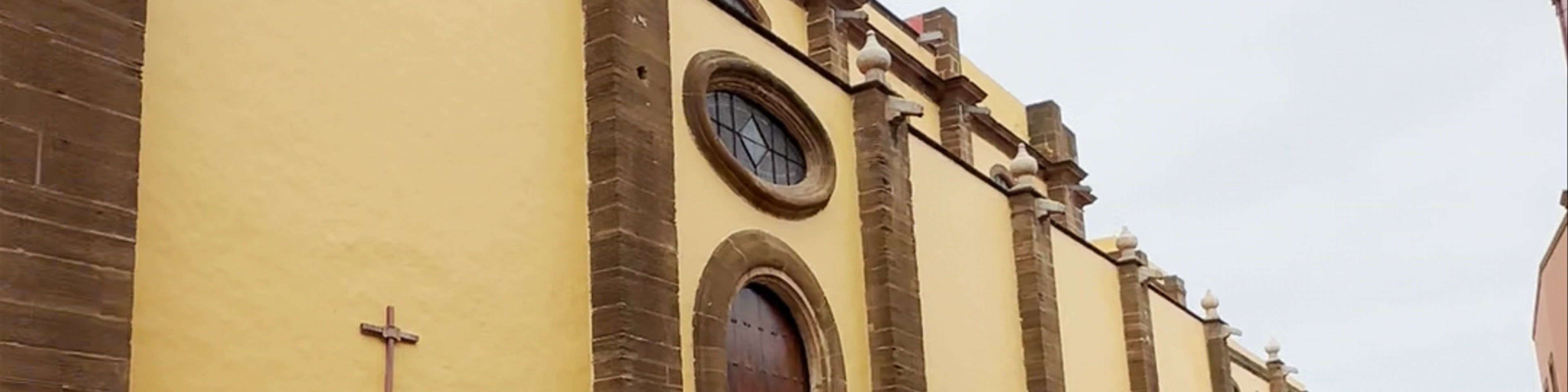 Parroquia de Santiago Apóstol, Plaza de Santiago