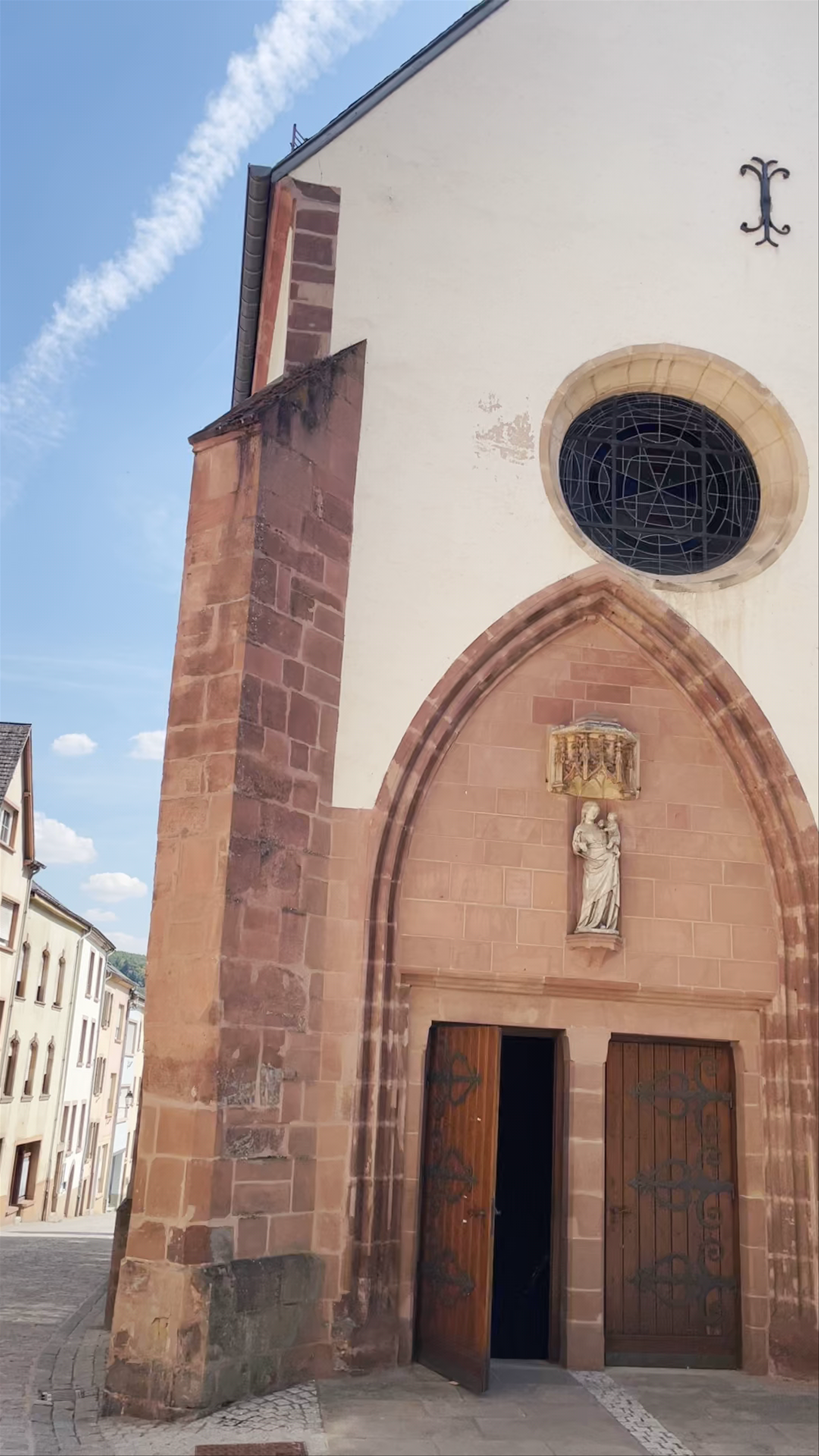 Eglise des Trinitaires: Historic Church in Vianden, Luxembourg
