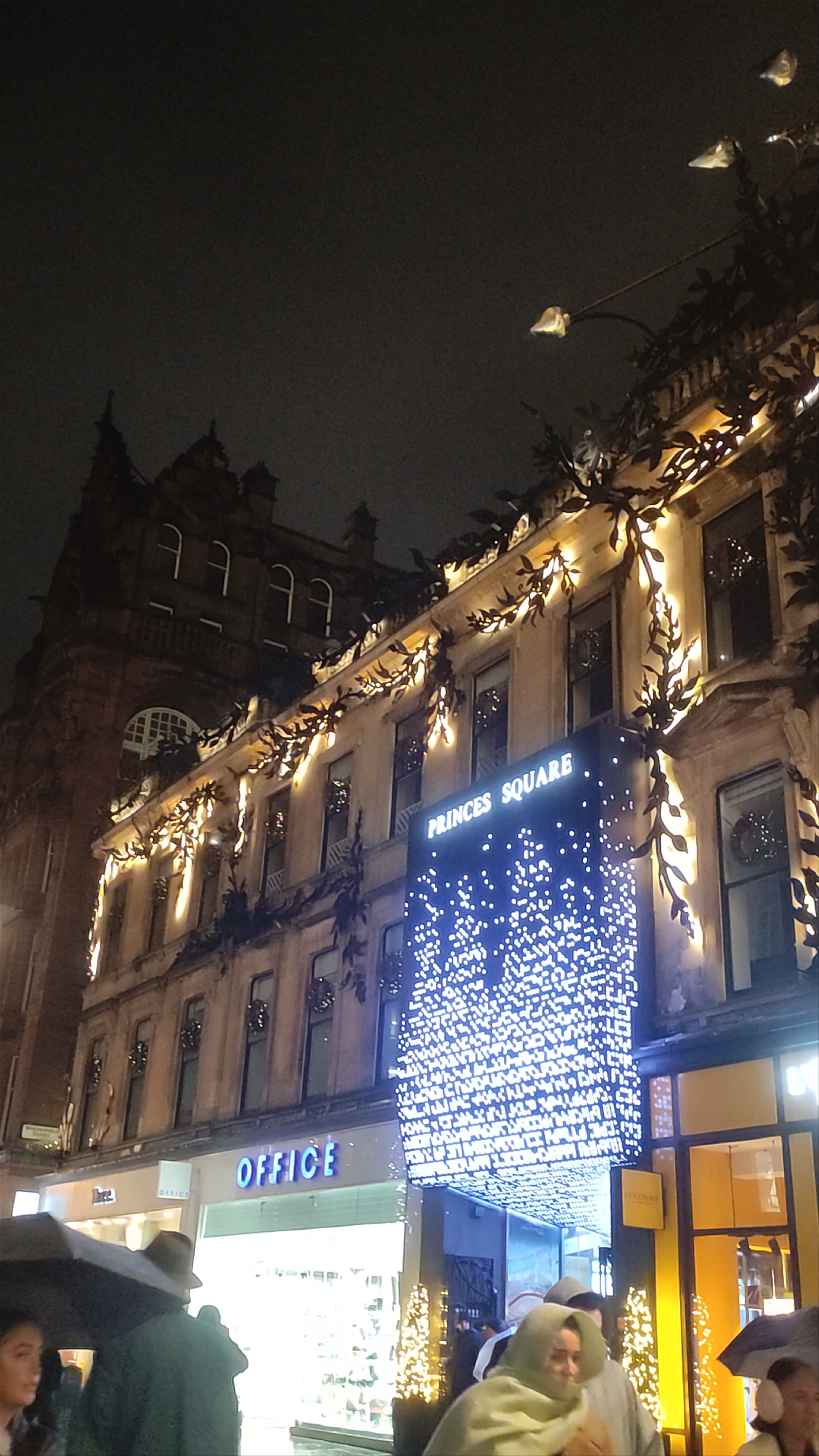 Festive Night Stroll at Premier Inn Glasgow City Centre Buchanan Galleries