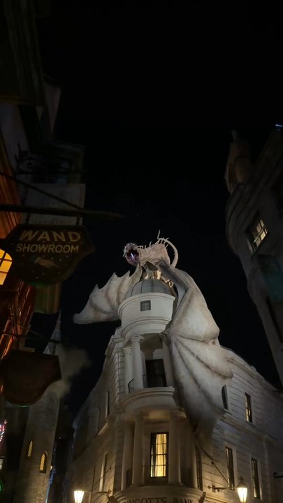 Halloween Horror Nights - Haunted Houses Near Me - Orlando, Florida