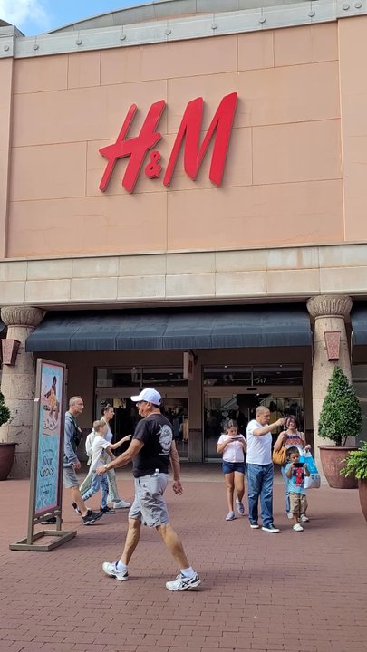 H&M - Men's Clothing Near Me - Commerce, California