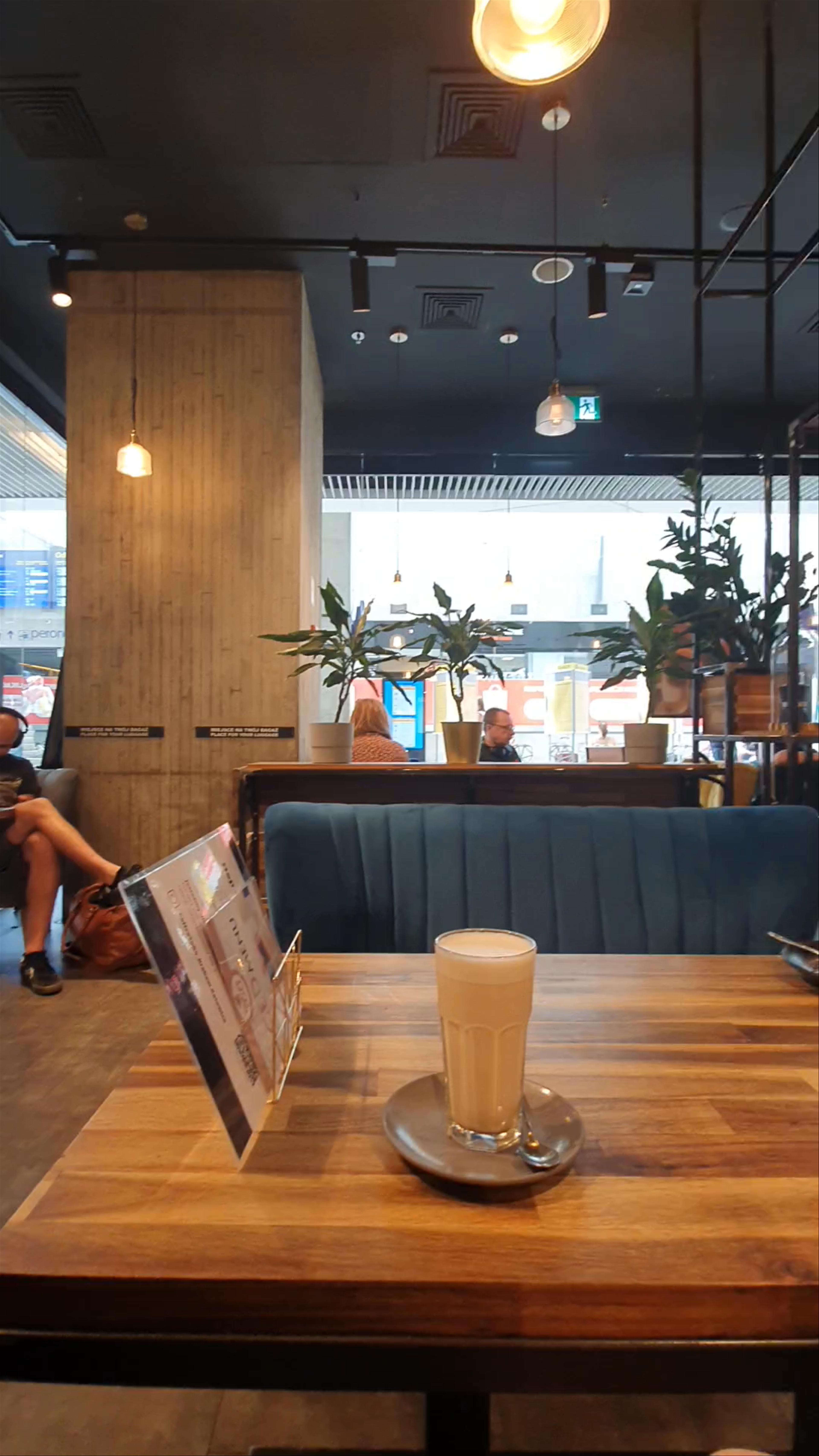 Coffee To Go: Modern Café Atmosphere in Katowice