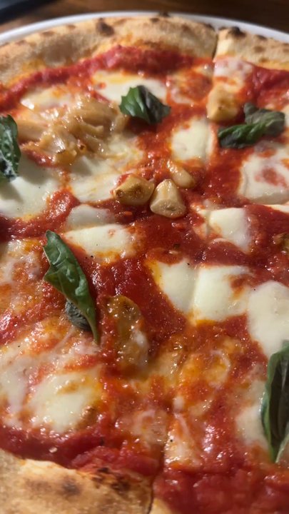 Sorella's - Margarita pizza - Italian Near Me - Virginia Beach, Virginia