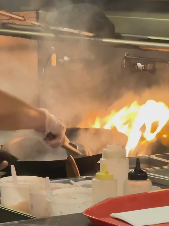 O'Char Thai - Kitchen wok stir frying - Thai Near Me - Bellevue, Washington