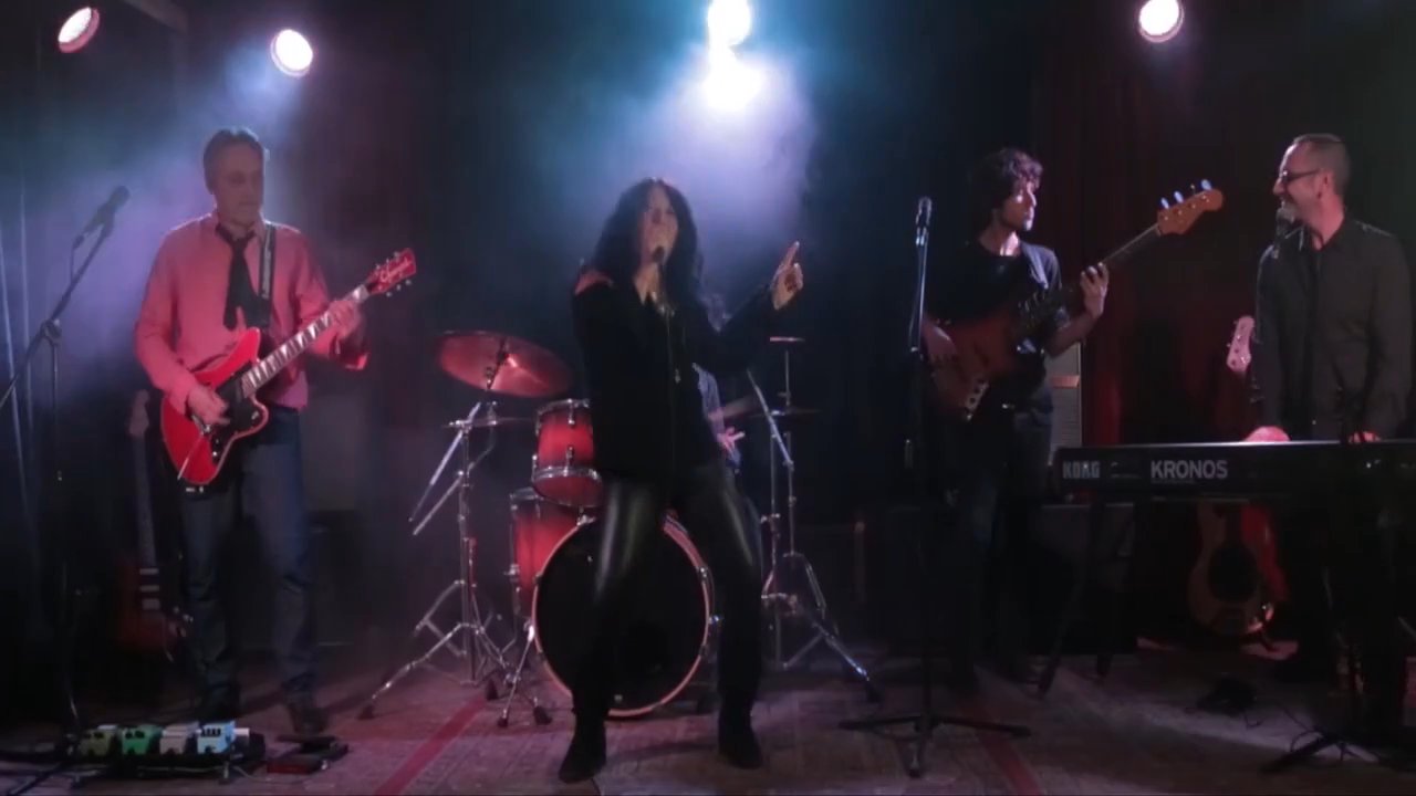 Traffic Lights - Toxic / Piece Of My Heart - video 3