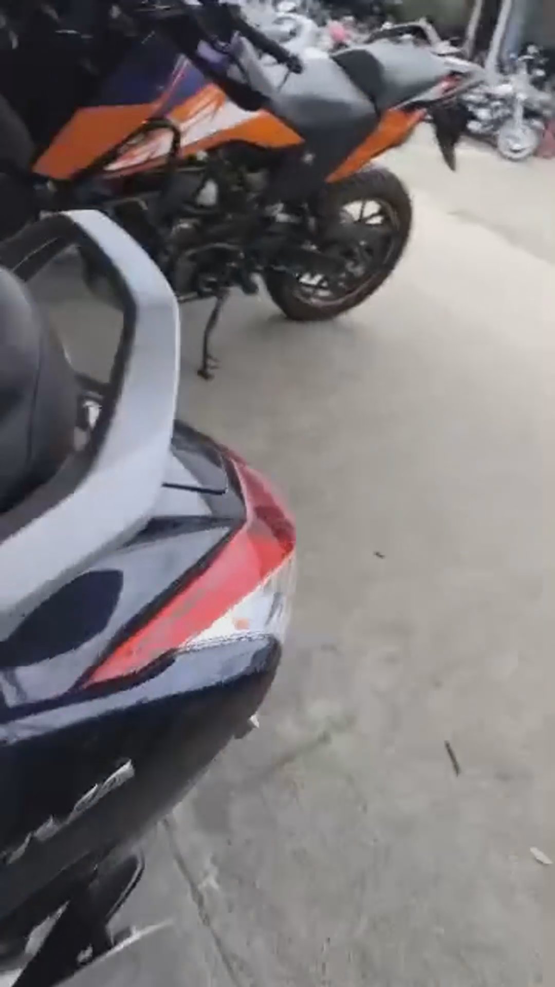 Walk-around video thumbnail