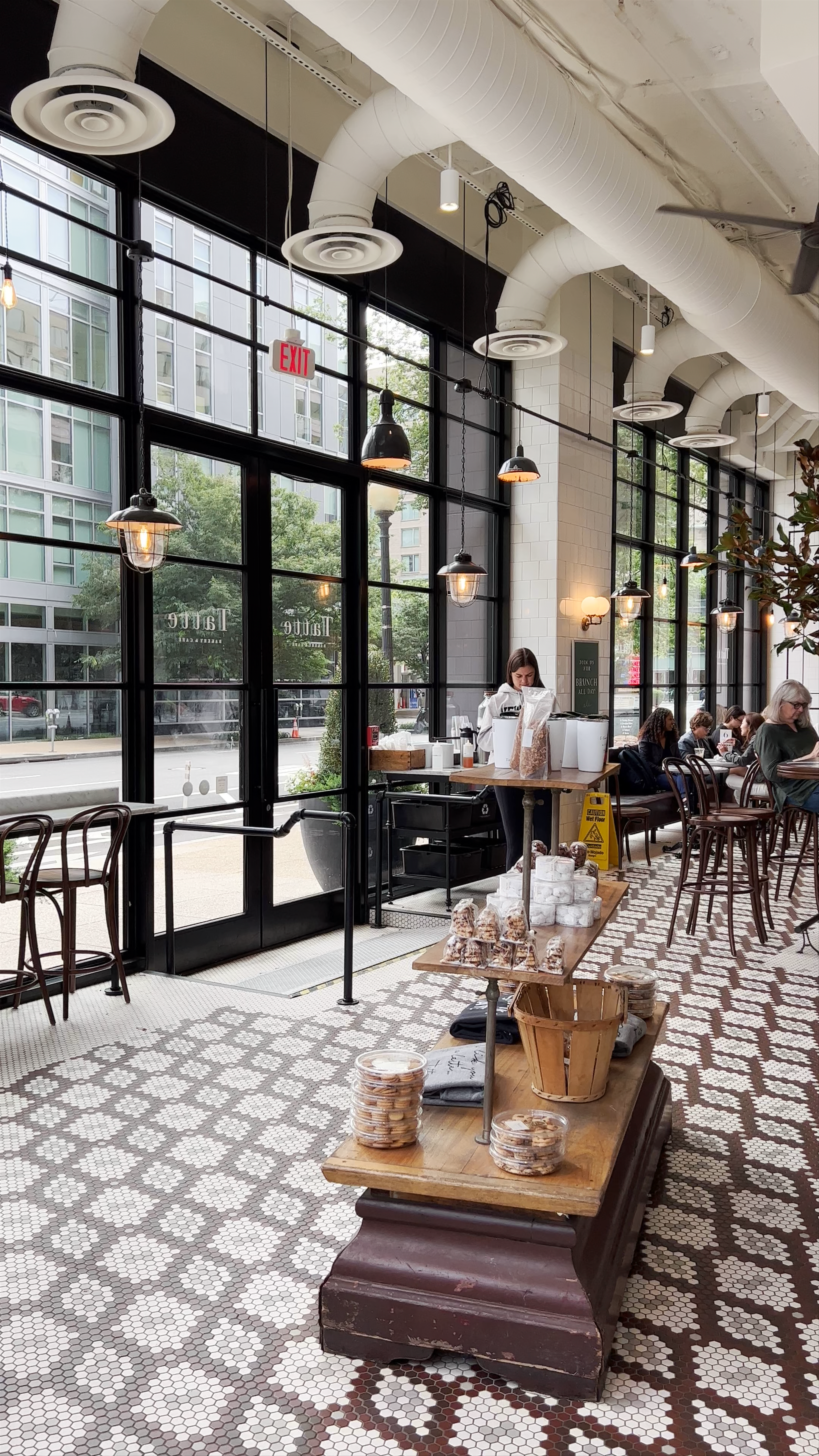 Tatte Bakery & Cafe: Urban Chic Coffee Escape in Washington, DC
