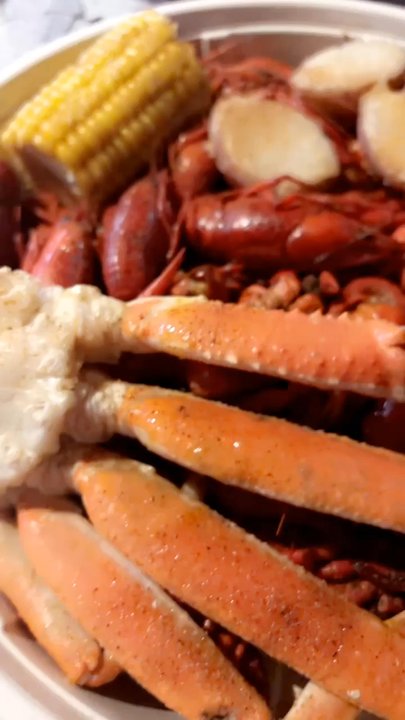 Rusty Shells - Got the 3lb crawfish tray and ordered a crab cluster as well. Was delicious!! - Food Trucks Near Me - Belton, Texas