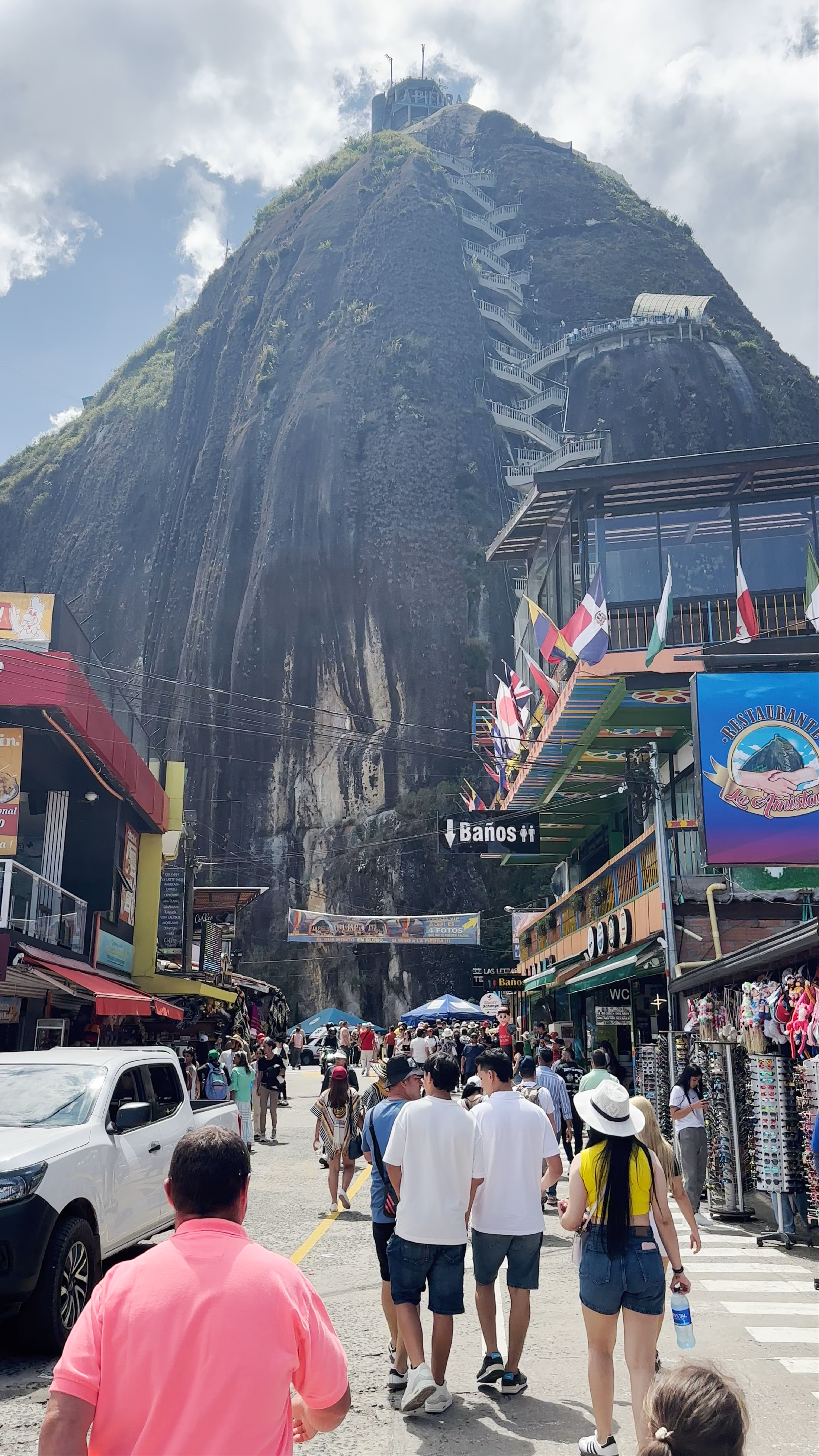Guatapé Rock (La Piedra del Peñol): Majestic Colombian Landmark Experience