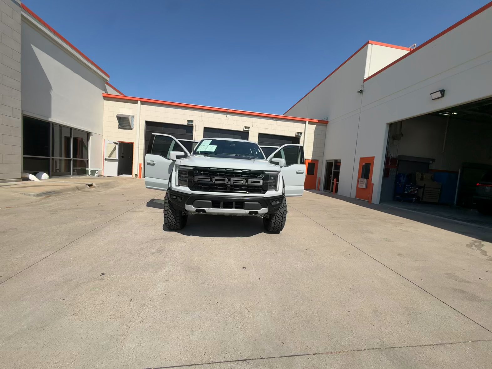 Lifted Trucks - #TX11112 - 2024 Ford F-150 Raptor SuperCrew