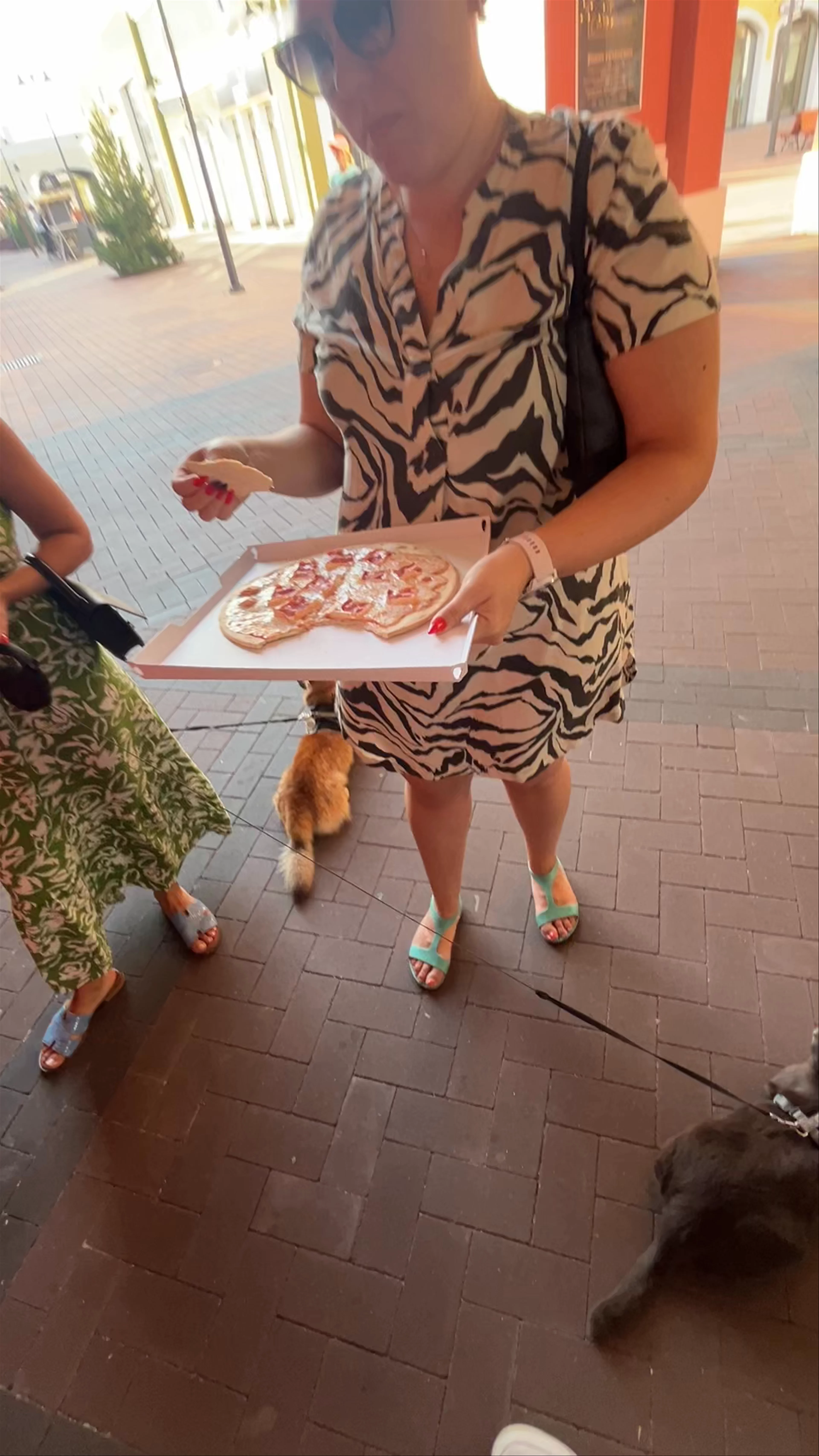 Let's Pizza Outlet, Jaunā iela
