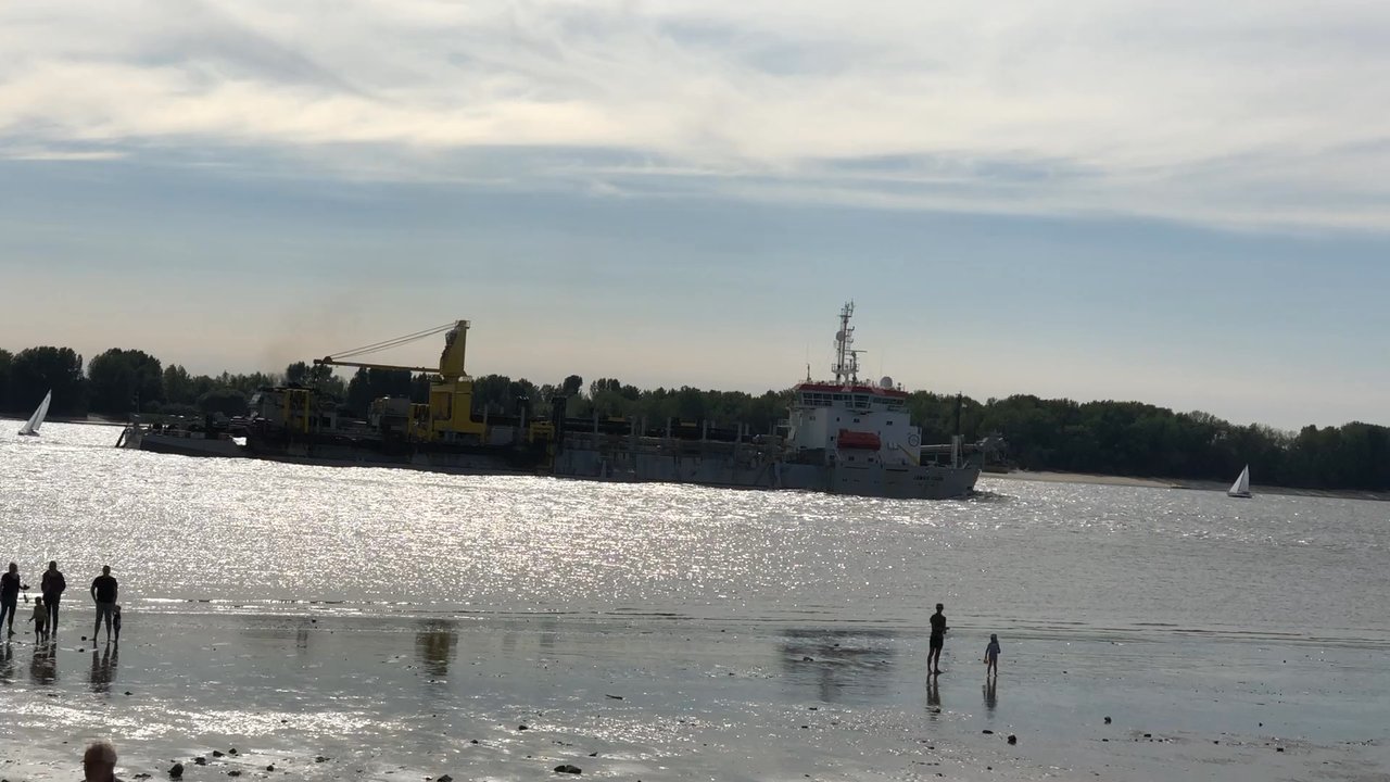28° Grad - View from the beach bar ist wonderful / Die Aussicht von der Beachbar ist wundervoll - Beach Bars Near Me - Wedel, SH