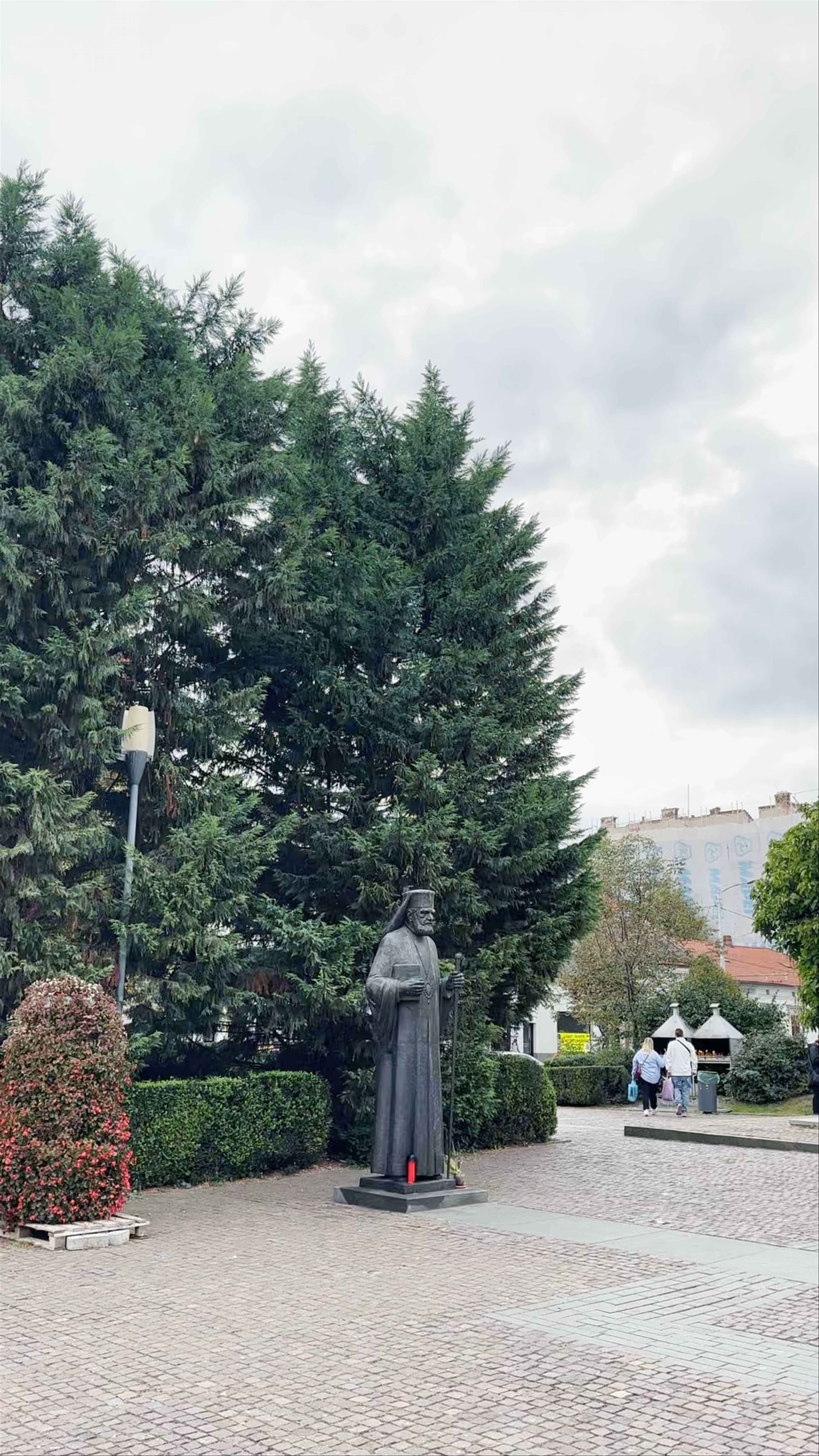 Statuie Mitropolit Bartolomeu Anania