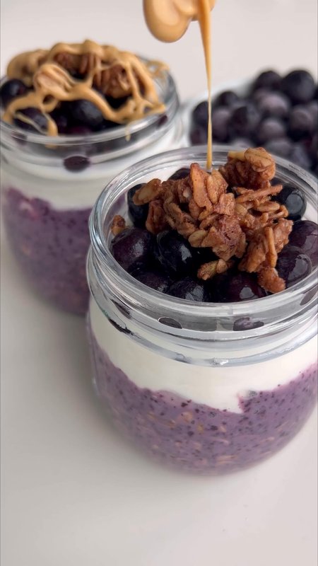 Blueberry and Peanut Butter Overnight Oats