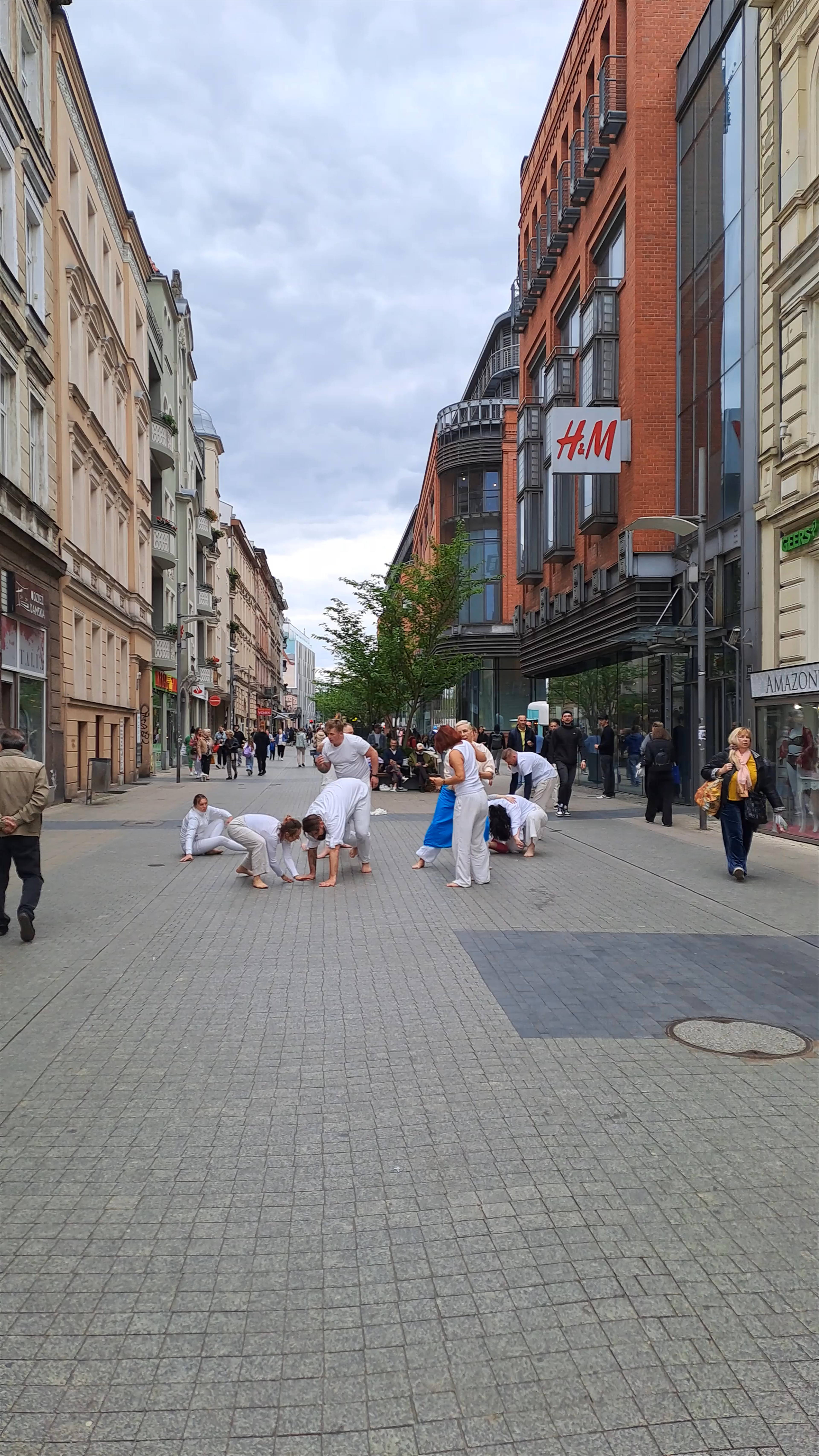 Stary Browar and Półwiejska Street: Urban Life and Street Performance in Poznań