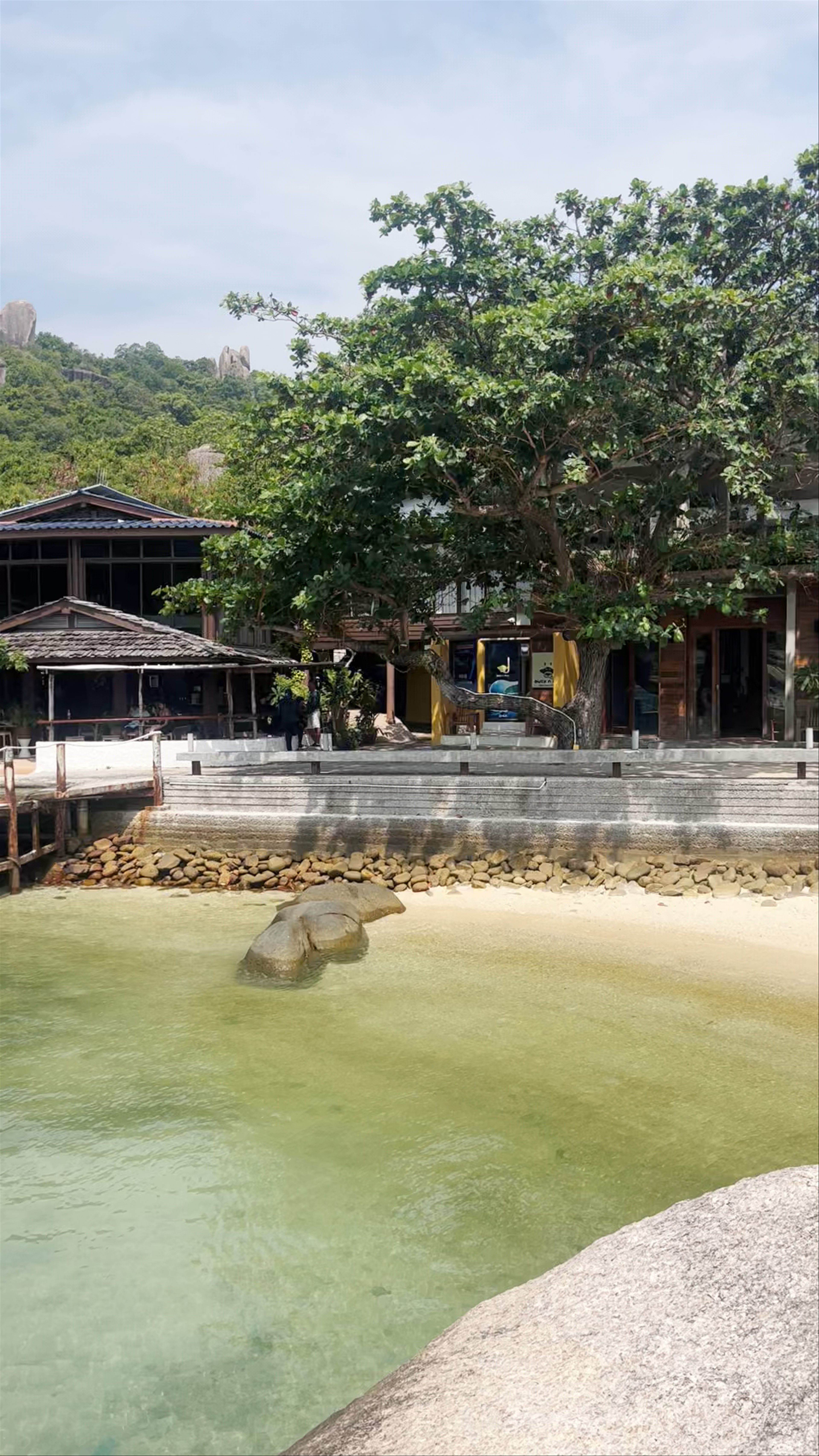 Koh Nang Yuan Beach Bar