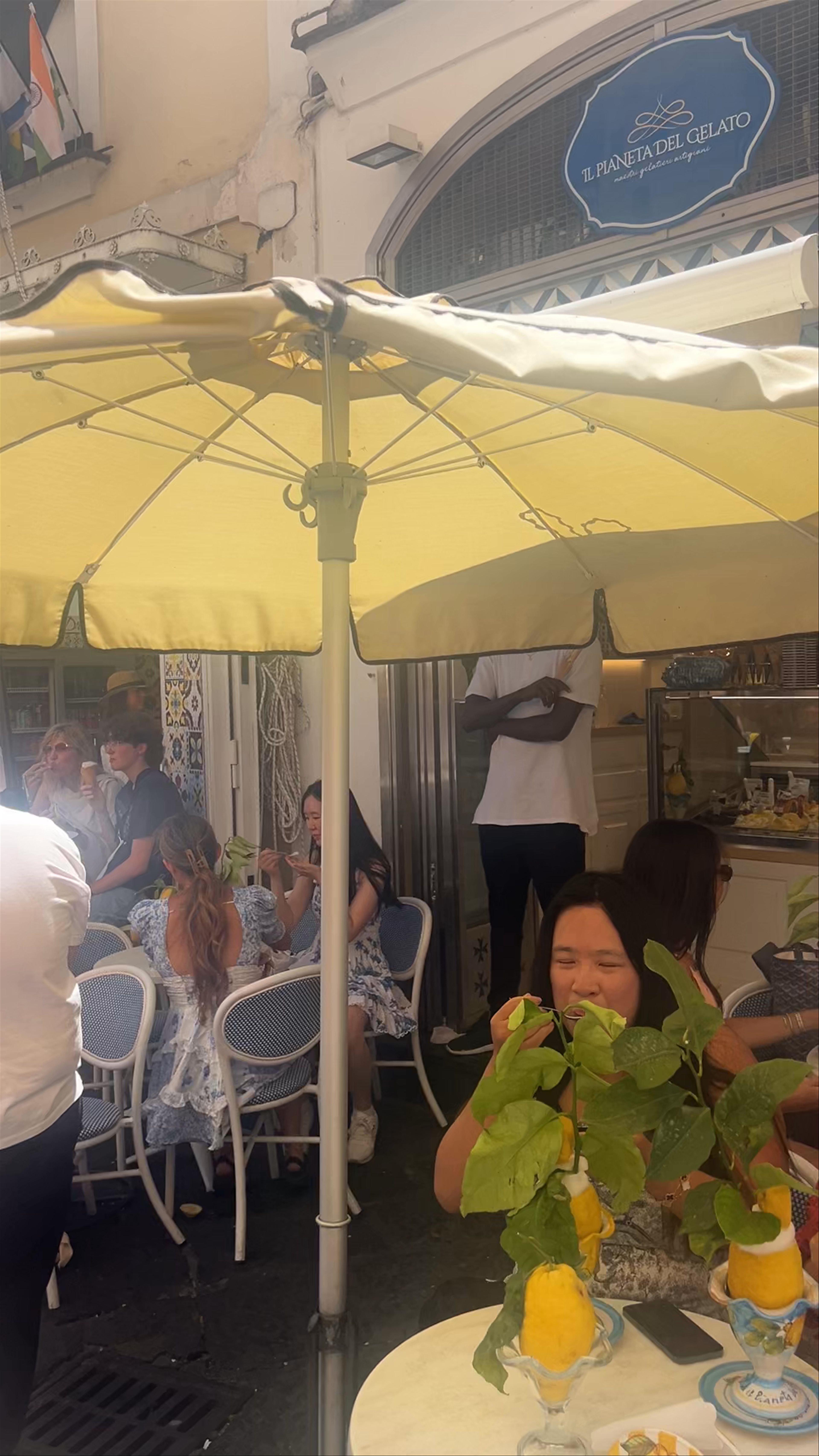 Il Pianeta Del Gelato: Sunny Gelato Moments in Amalfi