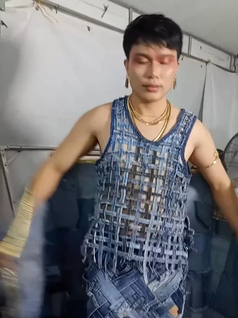 019f01ed-9e757b16b3's video