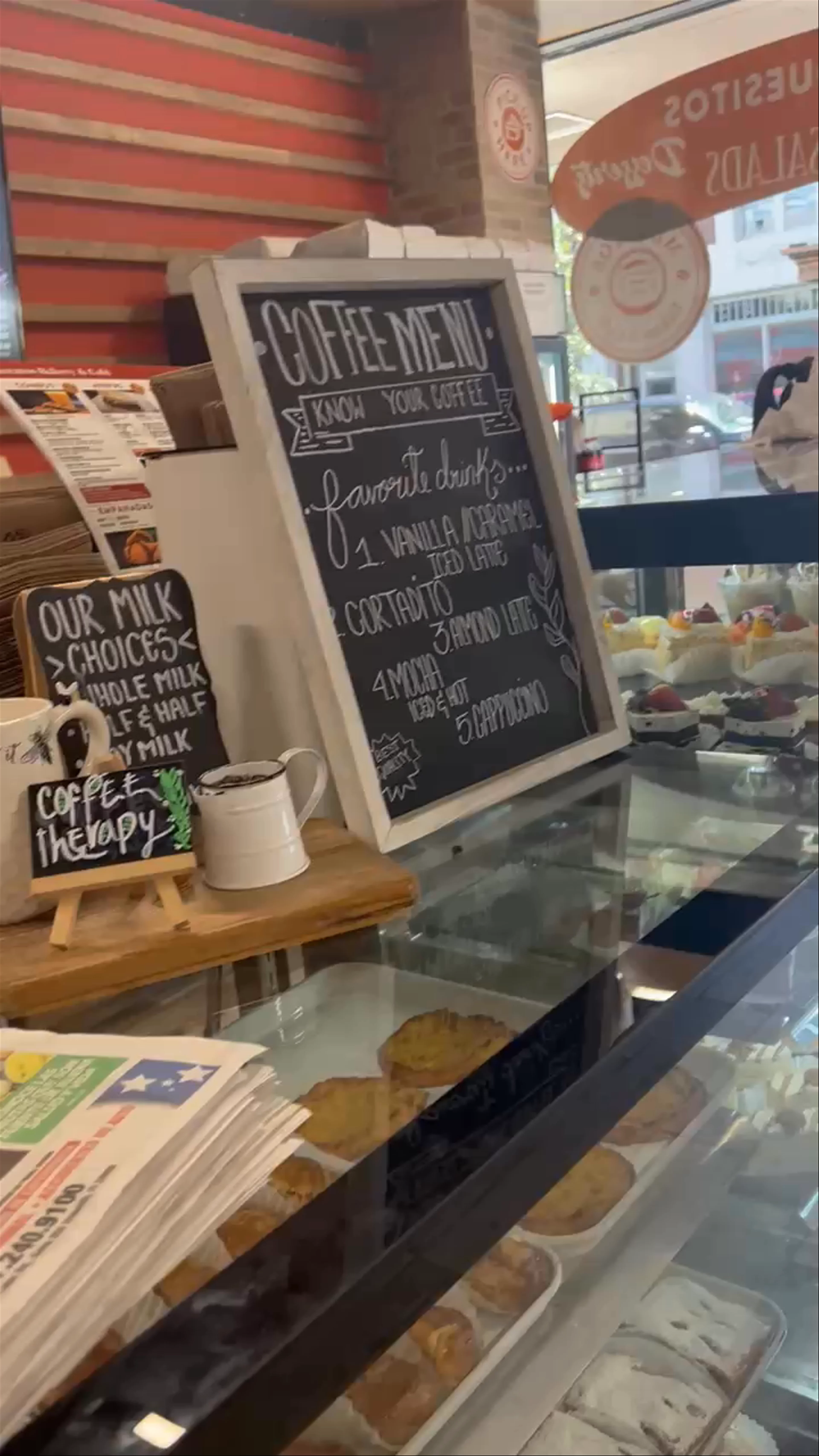 Mecatos Bakery & Café