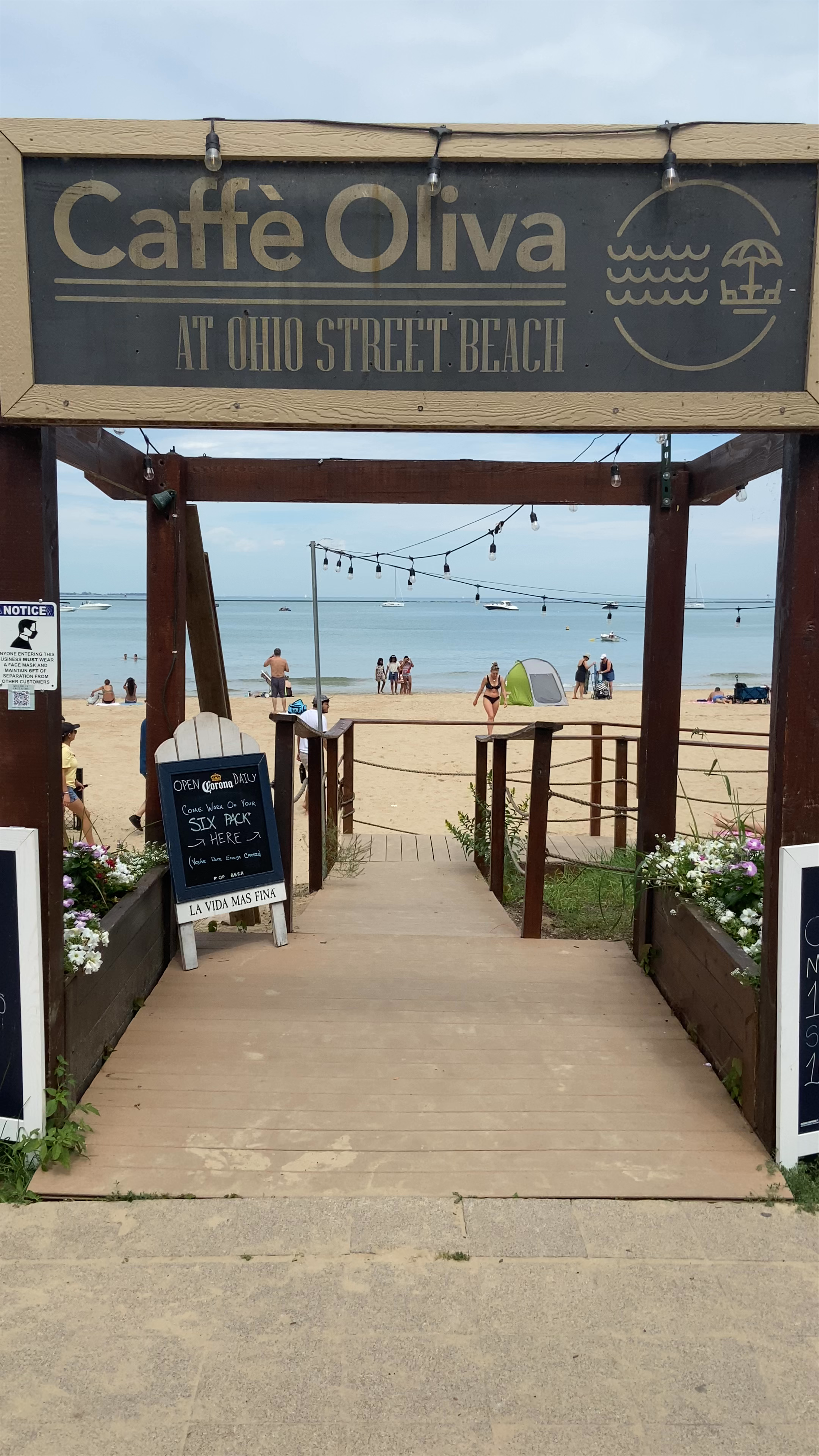 Caffe Oliva at Ohio Street Beach - Chicago's Lakeside Escape