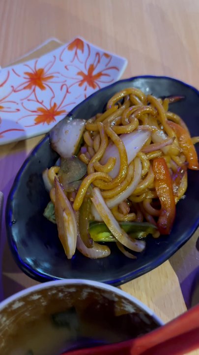 Fisshu - Stir fried udon. - Asian Fusion Near Me - Montreal, Quebec