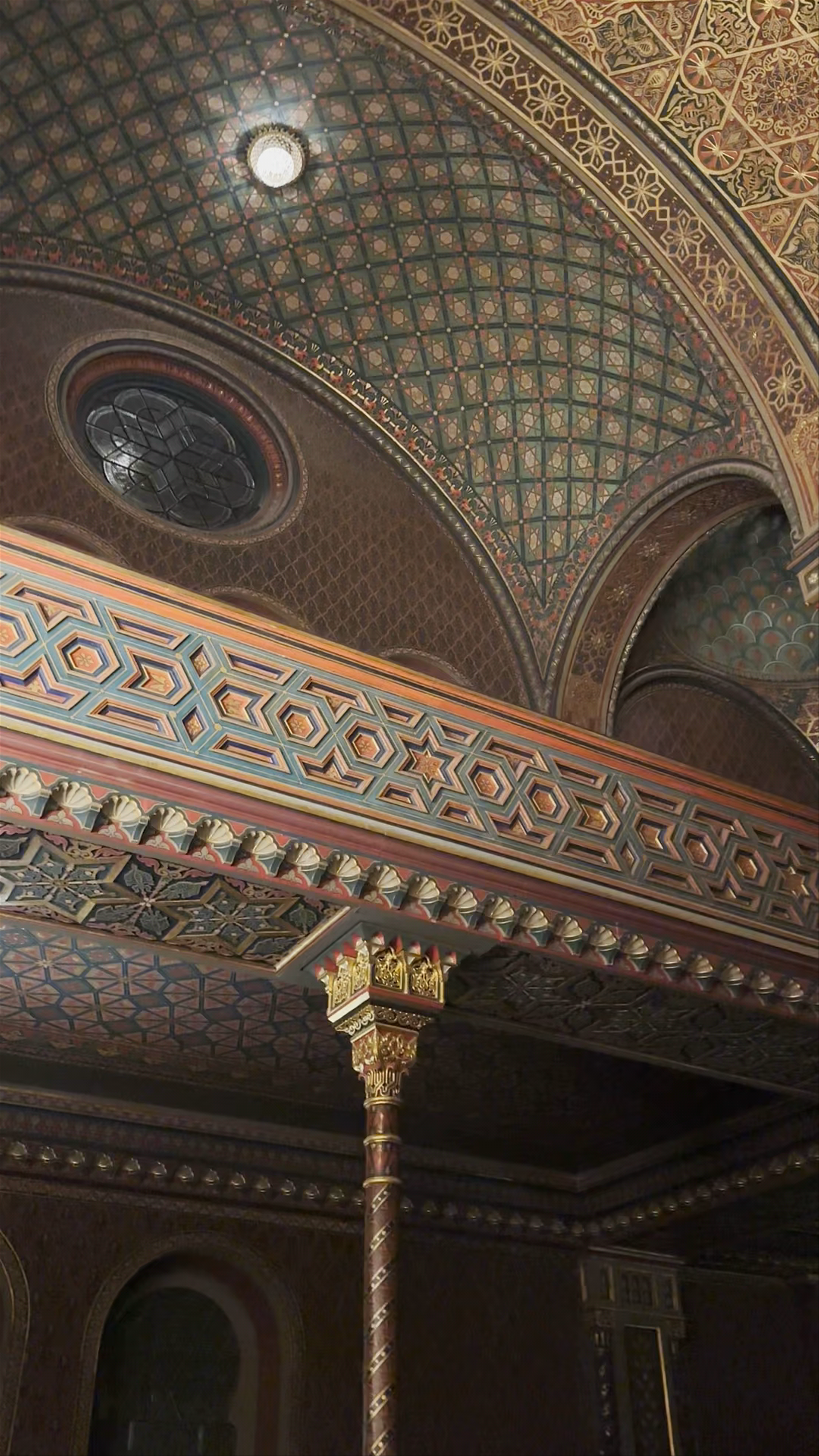 Spanish Synagogue: Majestic Moorish Architecture in Prague's Old Town