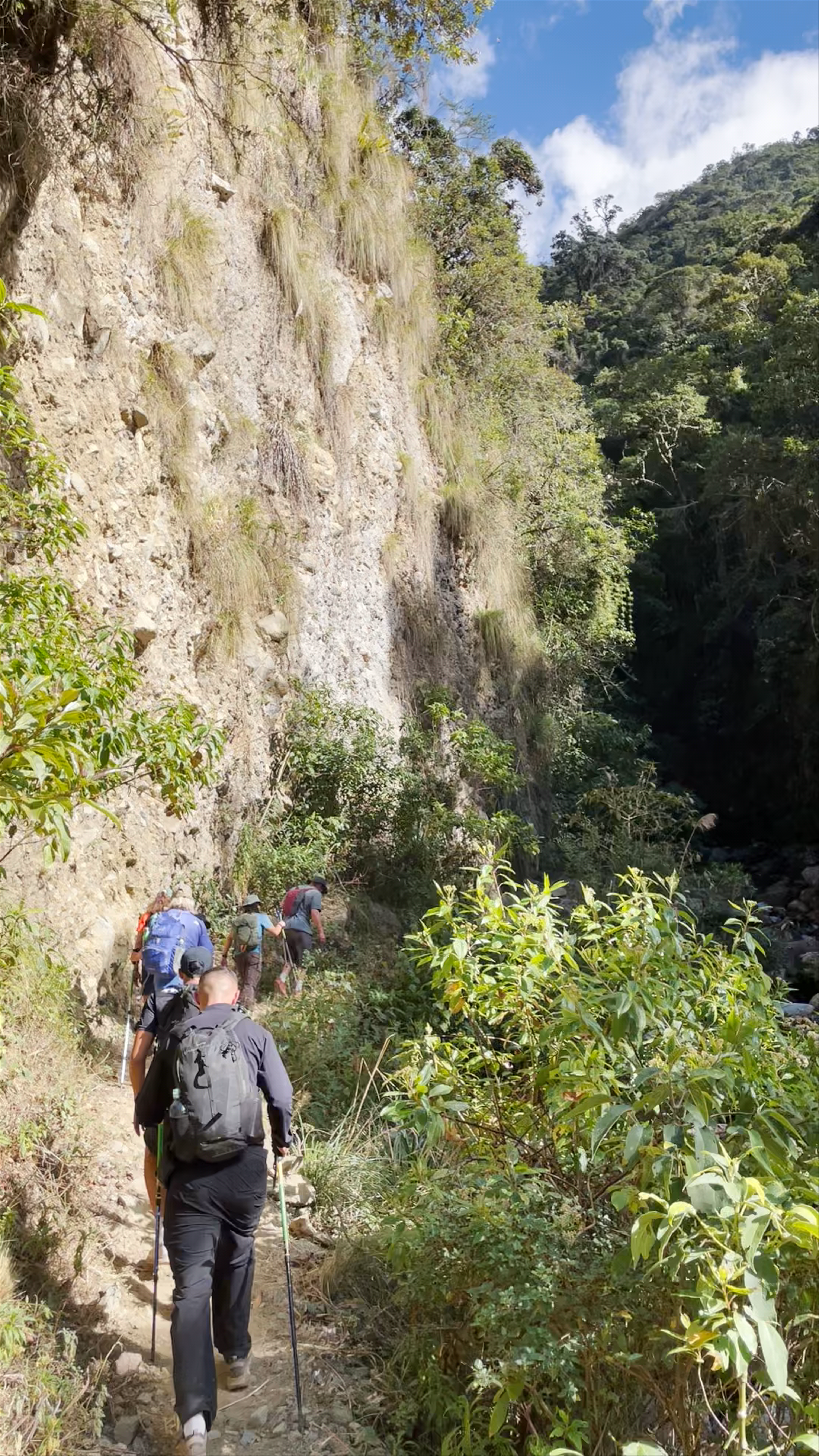 Hiking the Lush Trails of Collpapampa, Cusco - A Serene Mountain Adventure