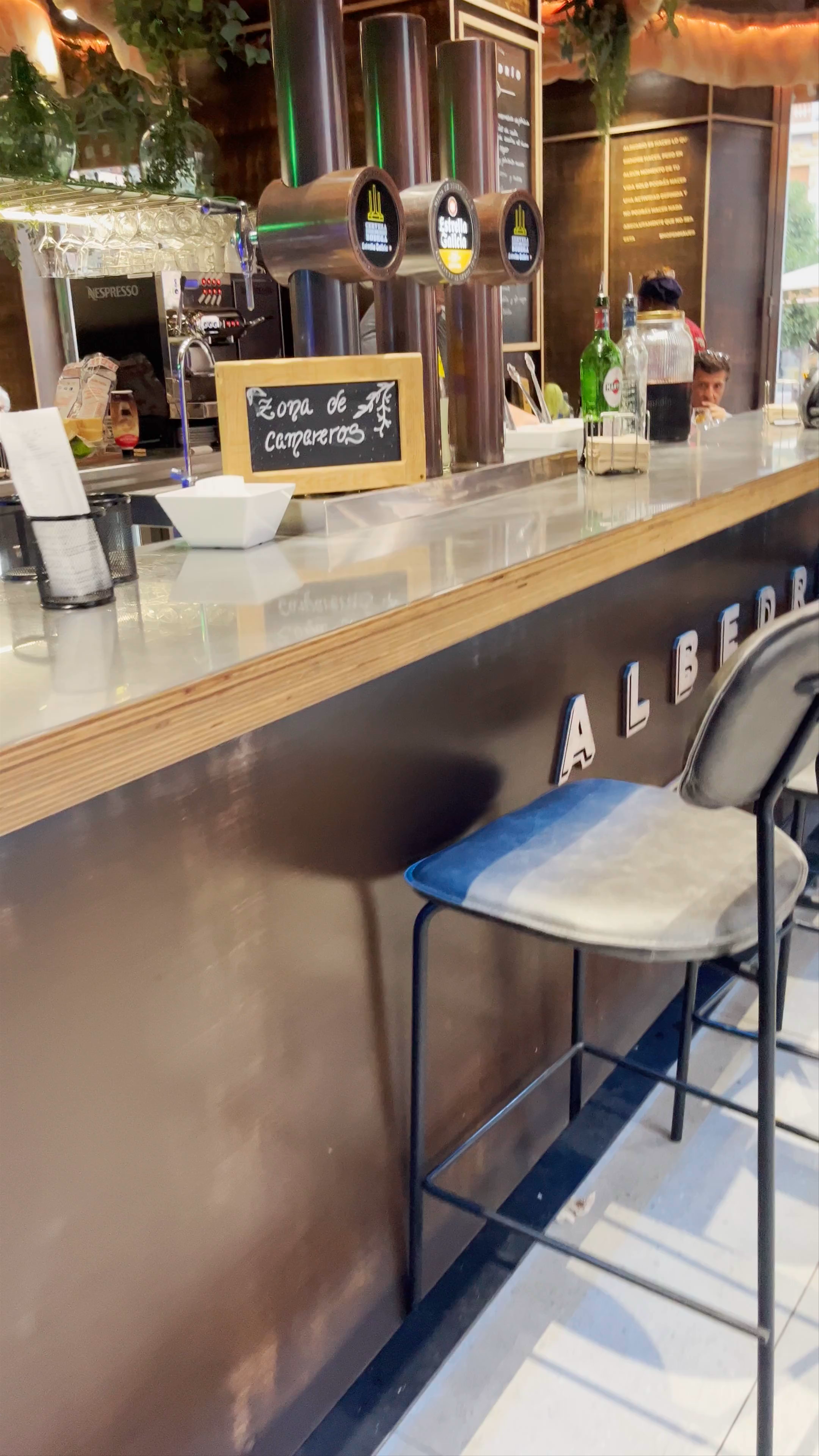 Albedrío Murcia: Trendy Tapas Bar Experience in Plaza Santa Eulalia