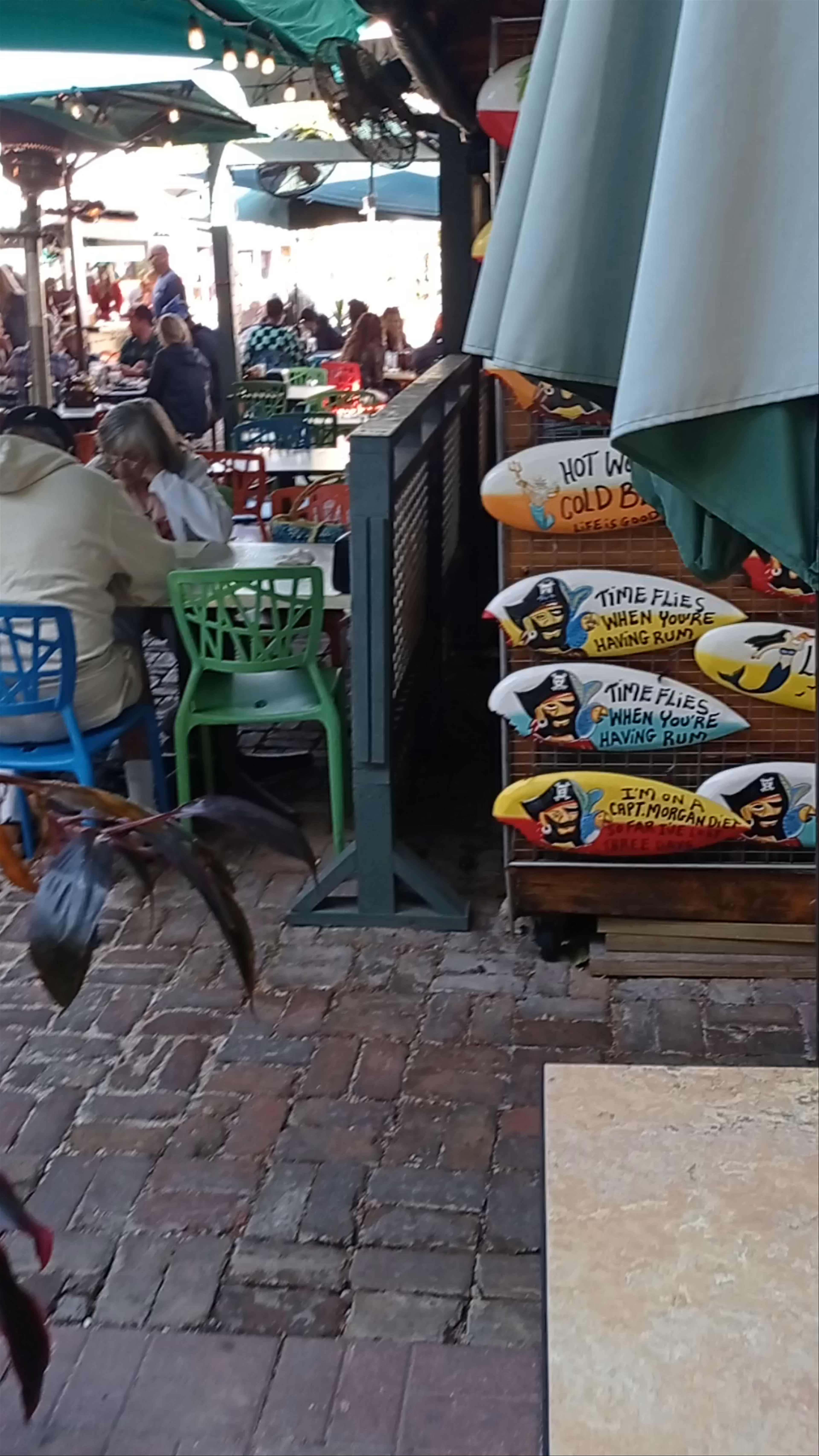 Caroline's Cafe: Vibrant Dining on Duval Street, Key West