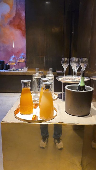 Straf Hotel - Breakfast - Hotels Near Me - Milan, Michigan