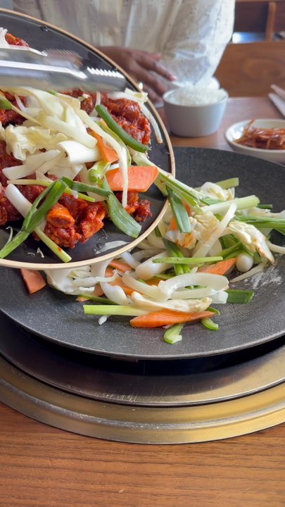 Nubiani - Oooh yes! Spicy pork lunch set - Korean Near Me - New York, New York