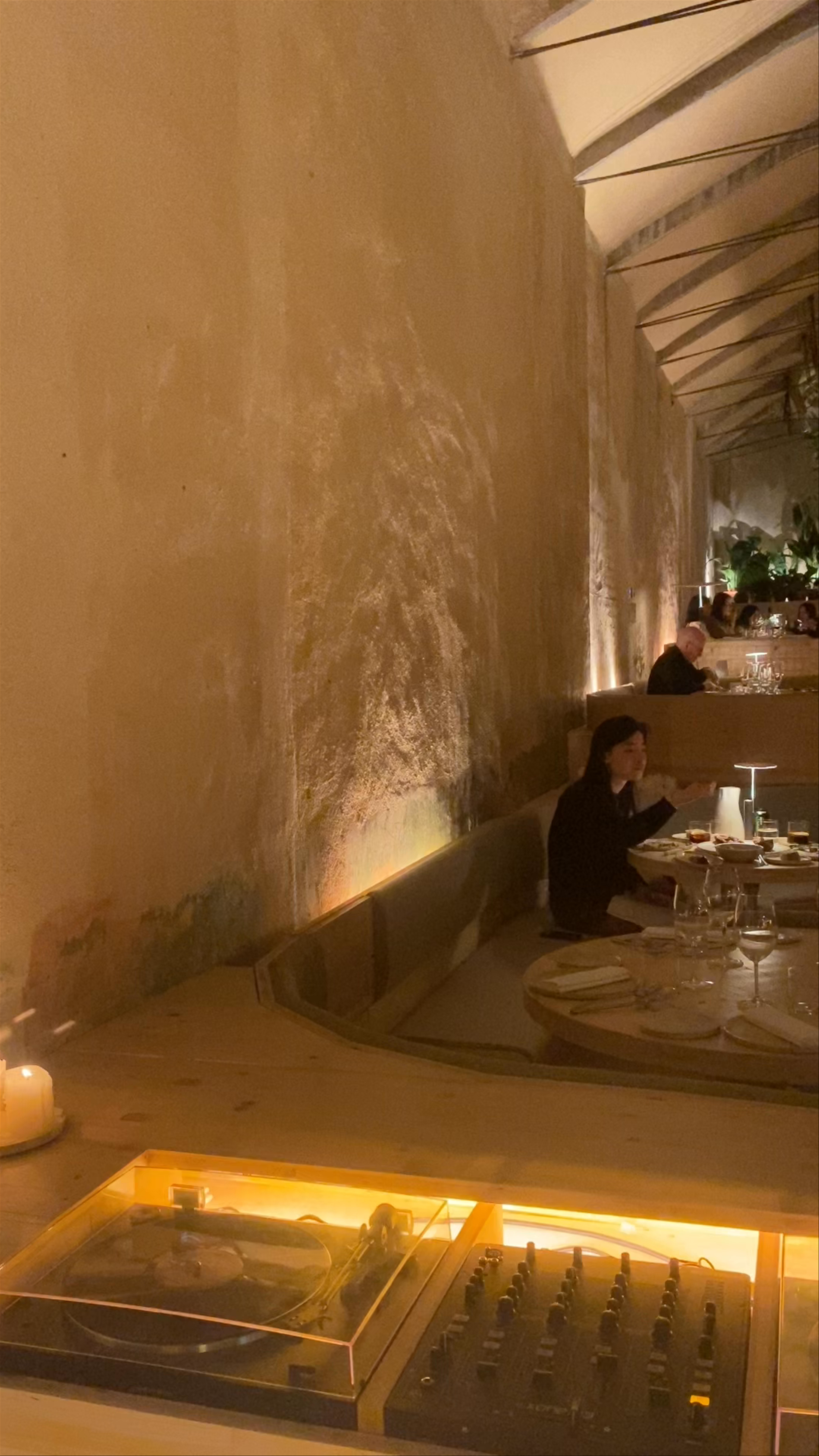 TRAMO: A Warm, Ambient Dining Experience in Madrid