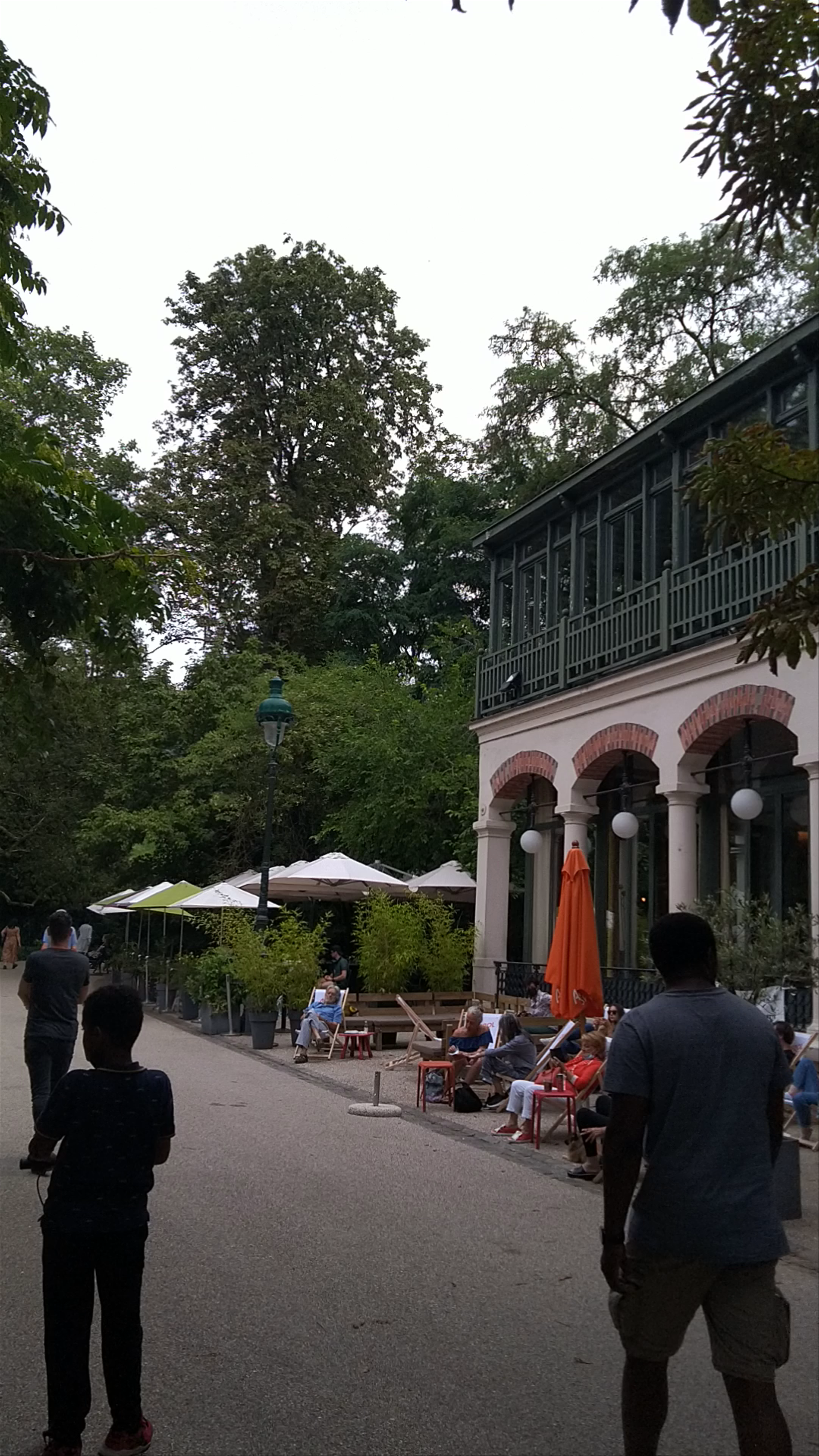 Le Pavillon Du Lac: Serene Urban Retreat in Paris
