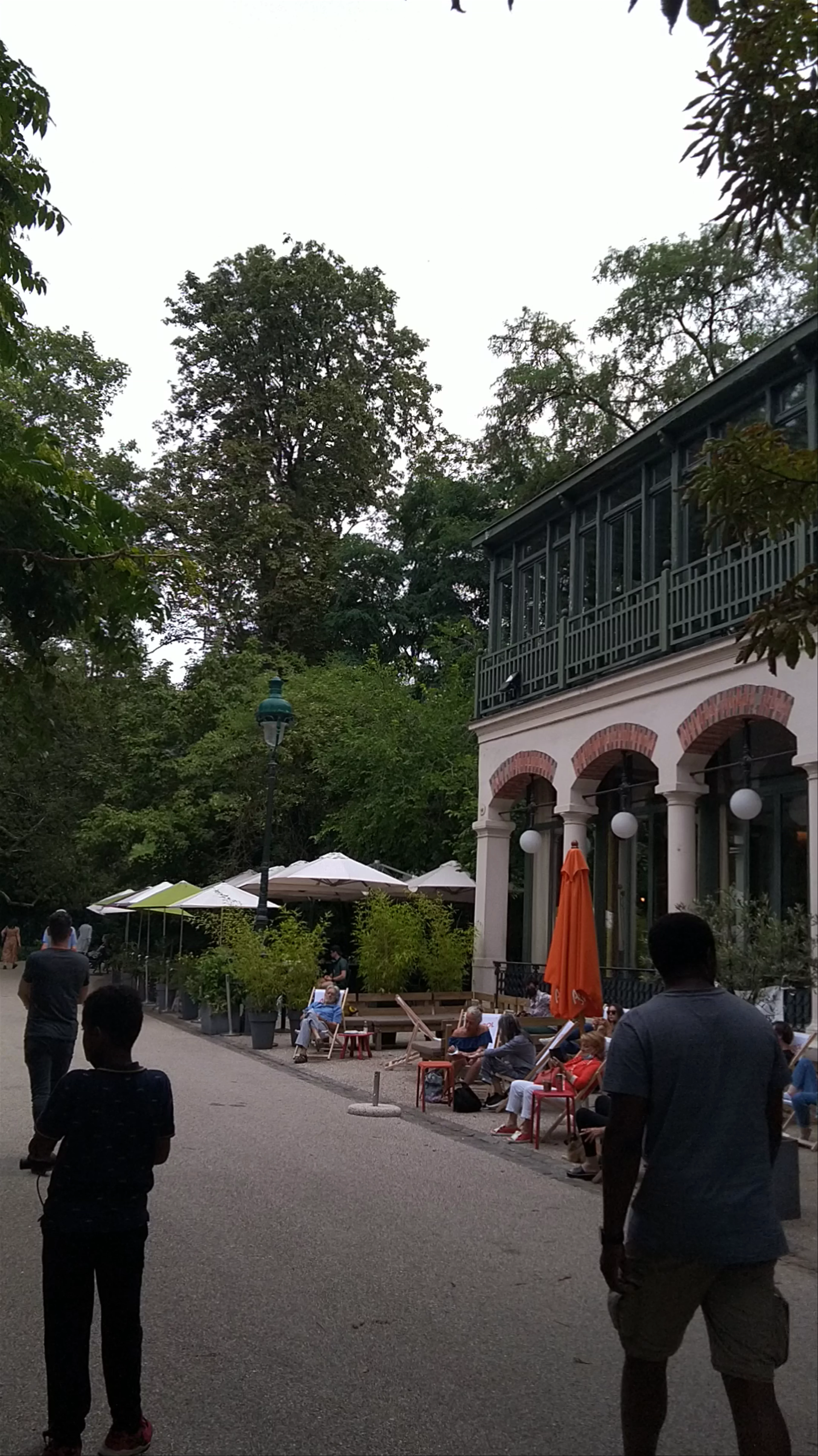 Le Pavillon Du Lac
